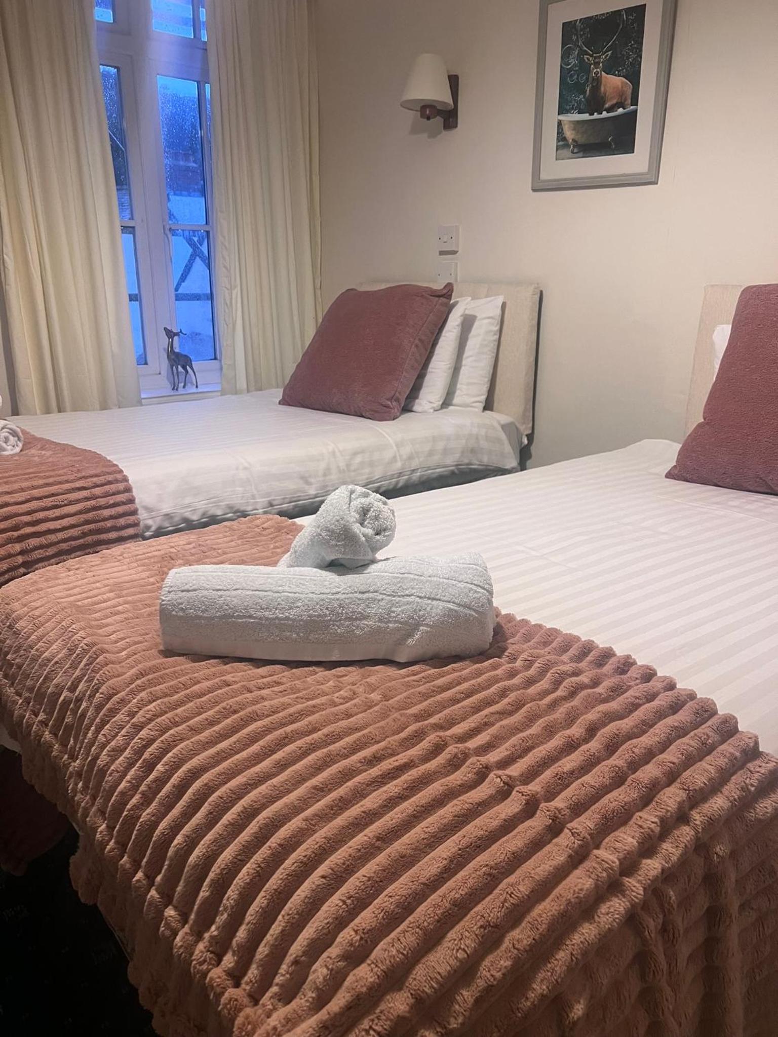 Twin Room with Bath