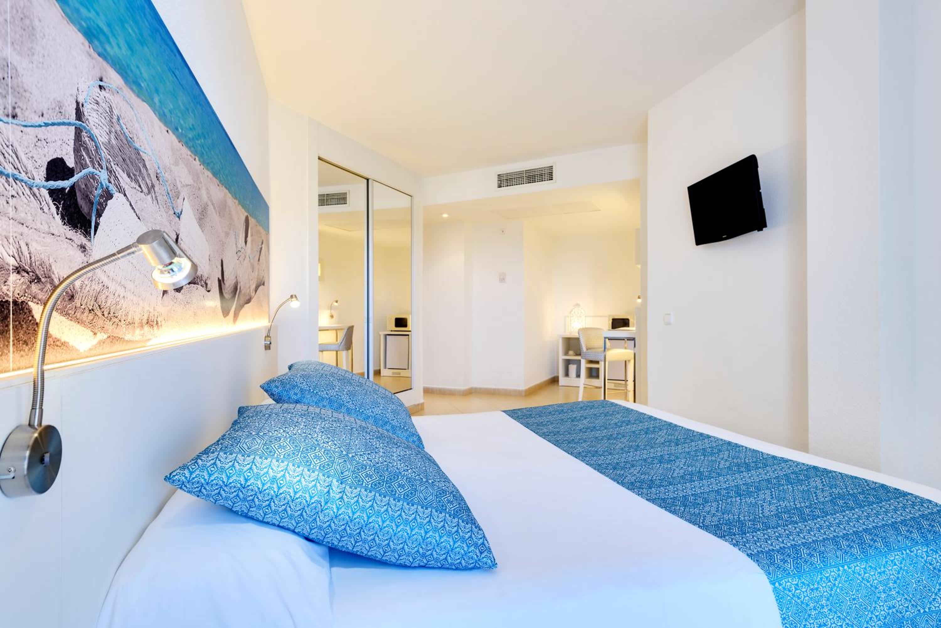 Double Room with Sea View photo 2
