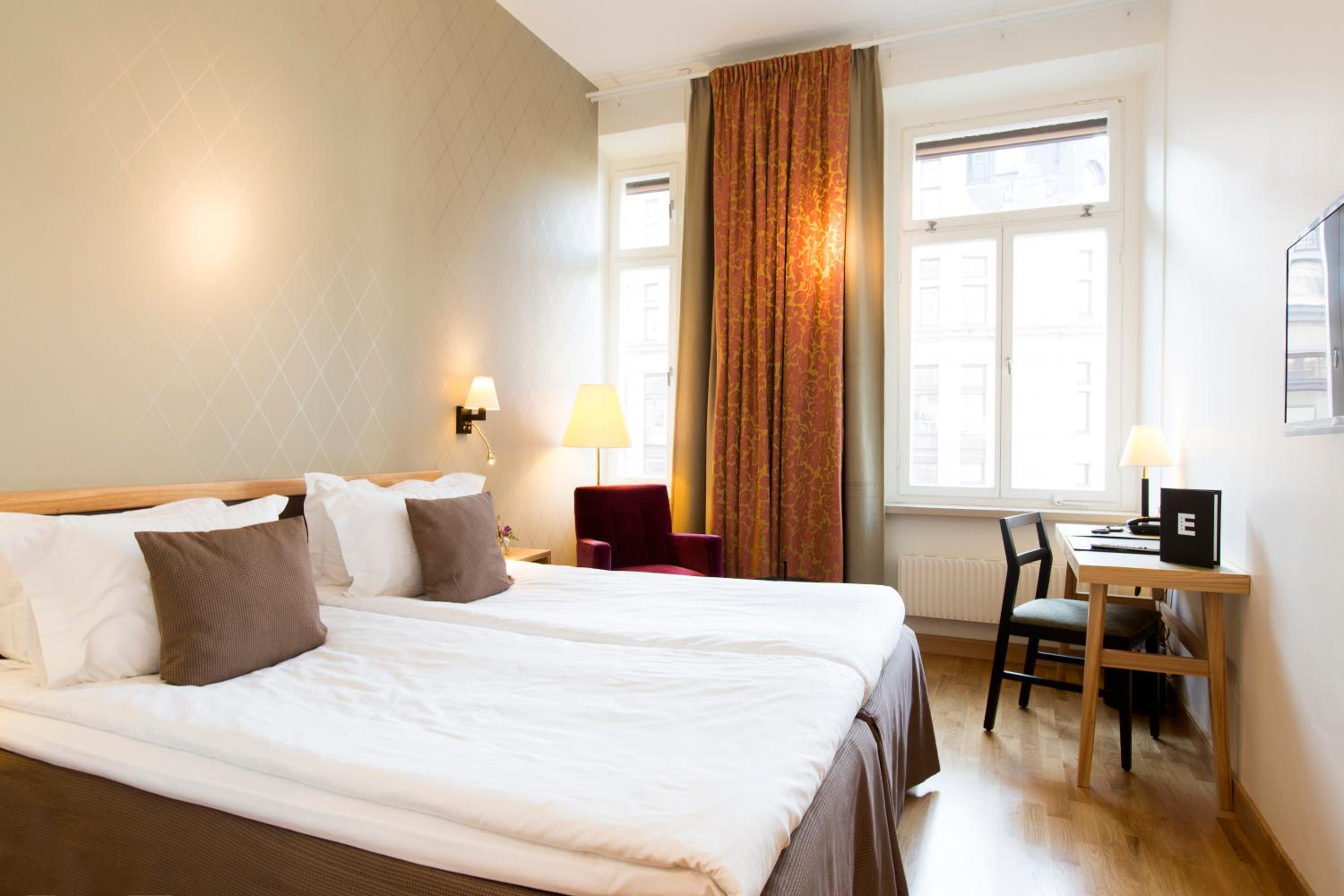 Twin or Double Room - Photo 11