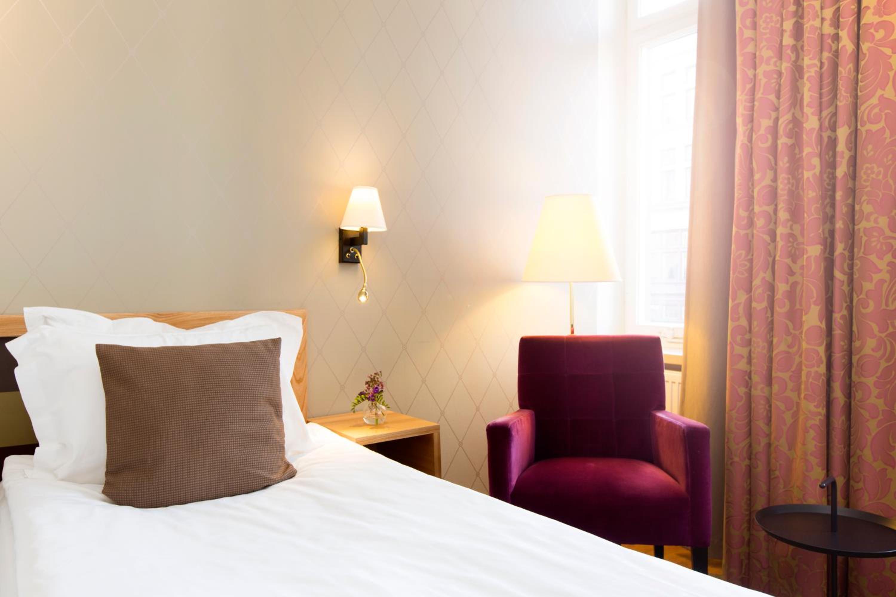 Twin or Double Room - Photo 12