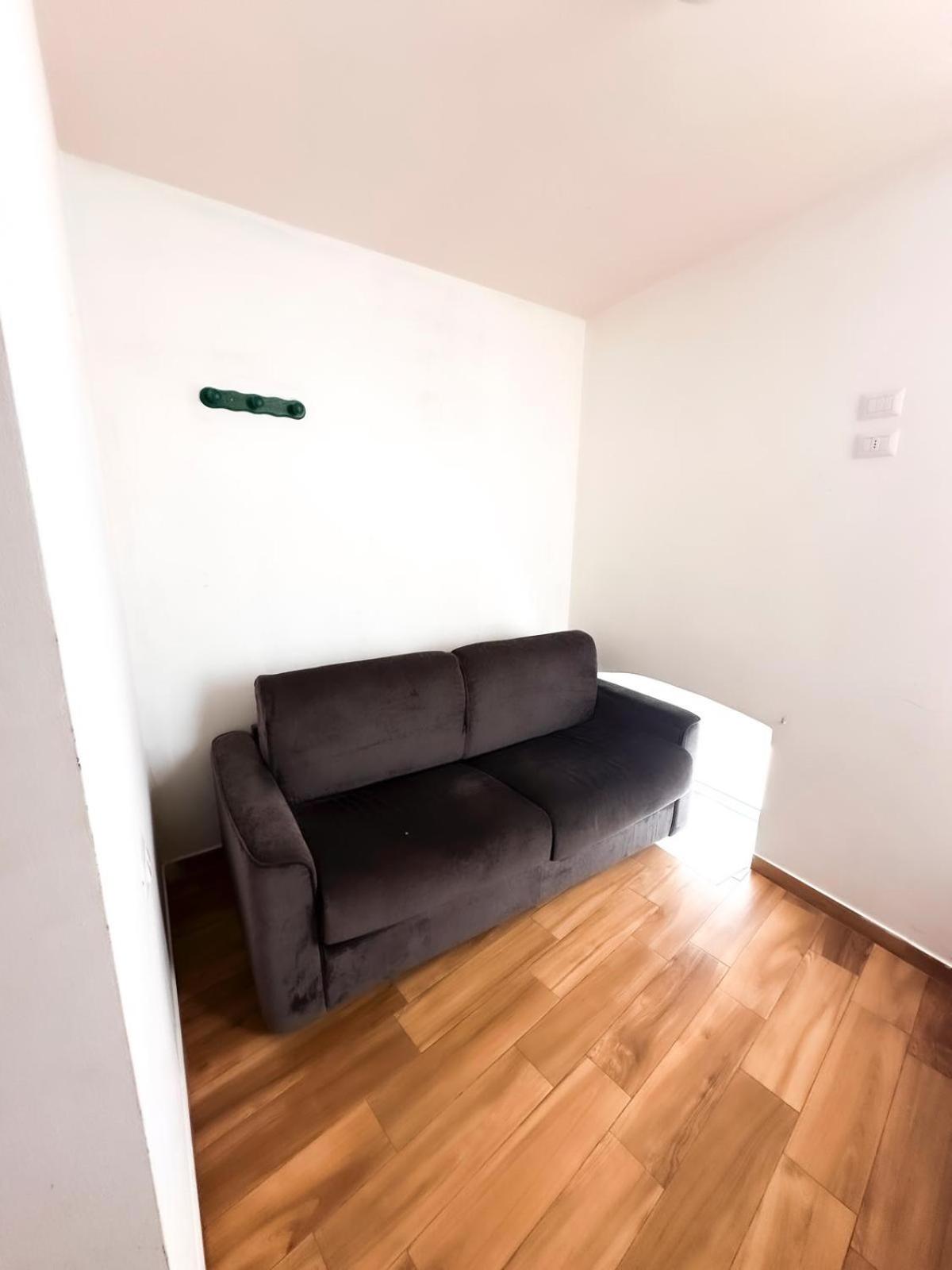 Economy Double Room - Photo 6