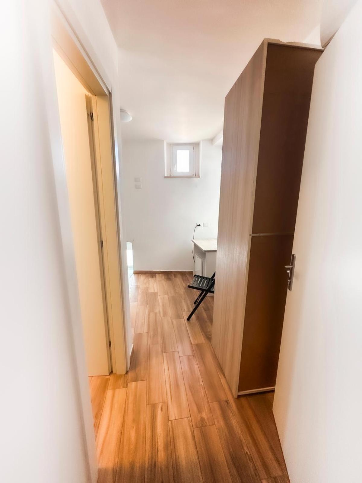 Economy Double Room - Photo 8