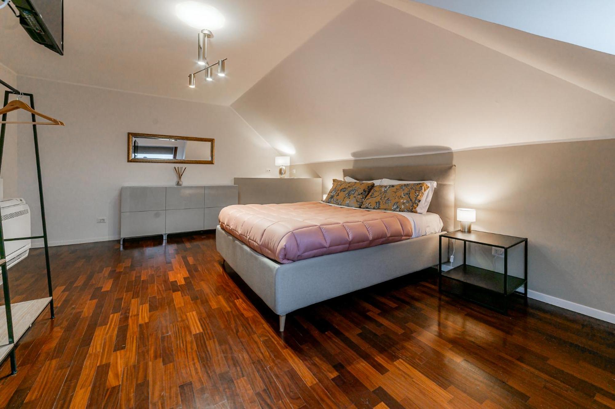Two-Bedroom Deluxe Apartment with Balcony