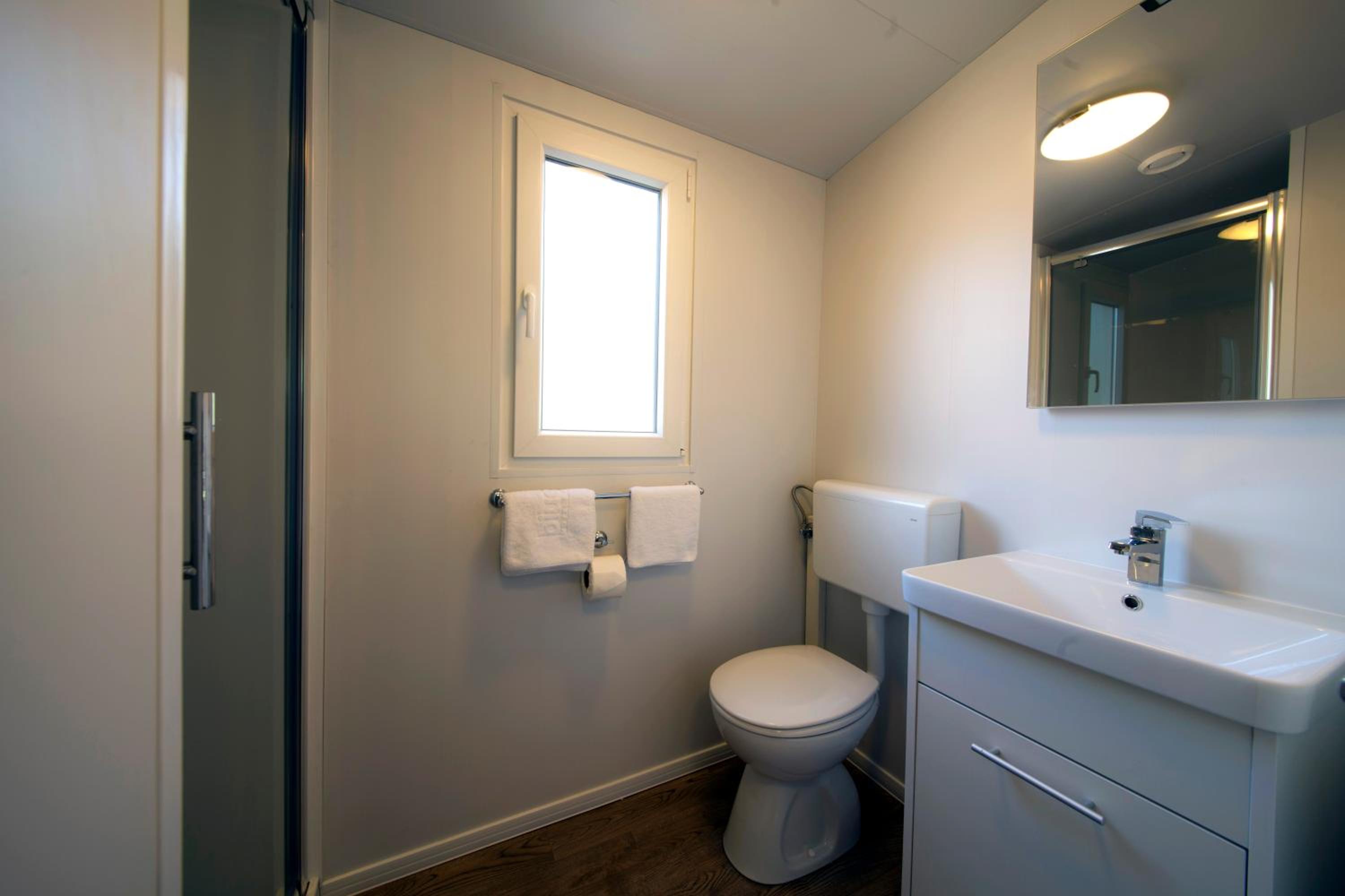 Premium Mobile Home (4 Adults + 2 Children)