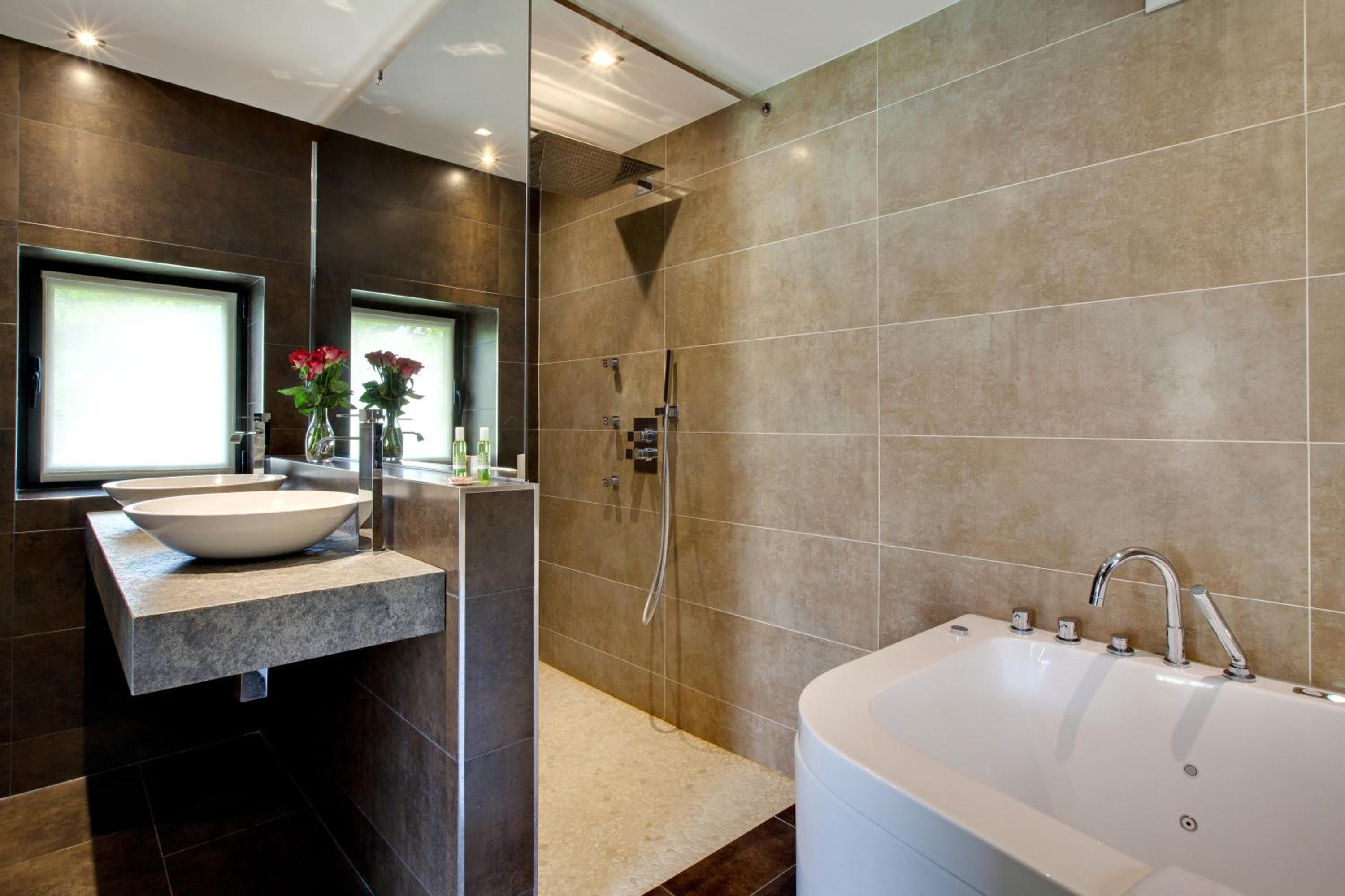 King Suite - Photo 3