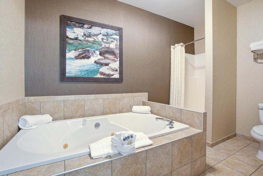 King Suite with Spa Bath