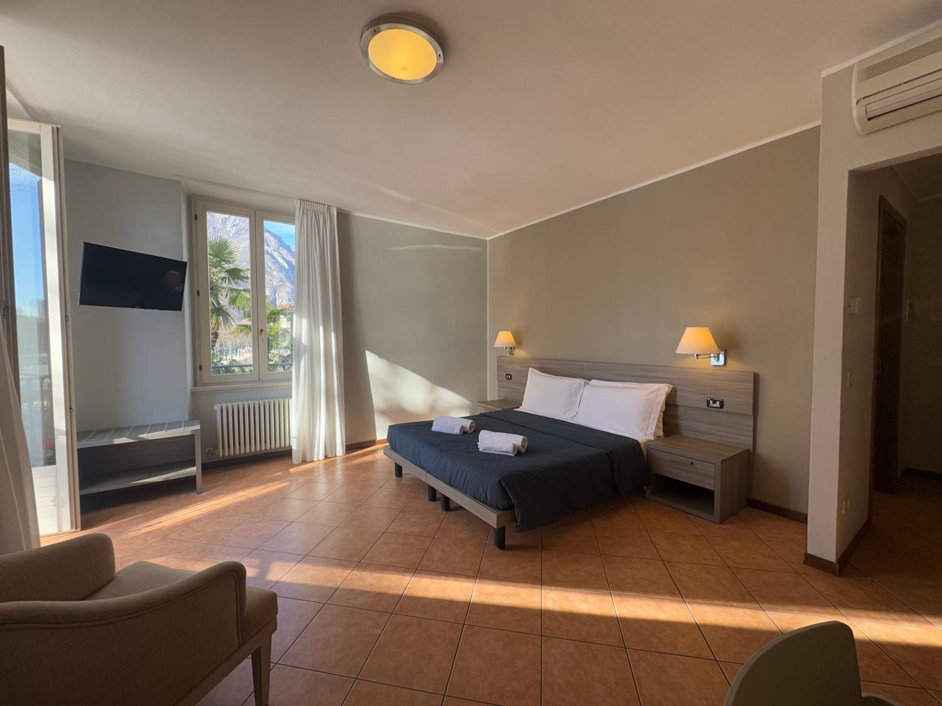 Double Room with Lake View