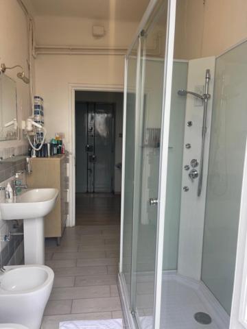 Double Room with Shared Bathroom photo 2