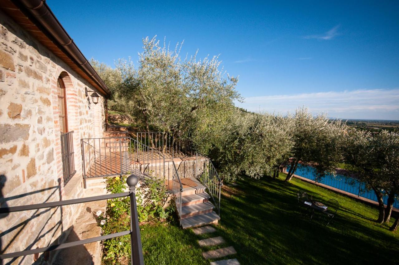 Superior Double or Twin Room with Pool View photo 3
