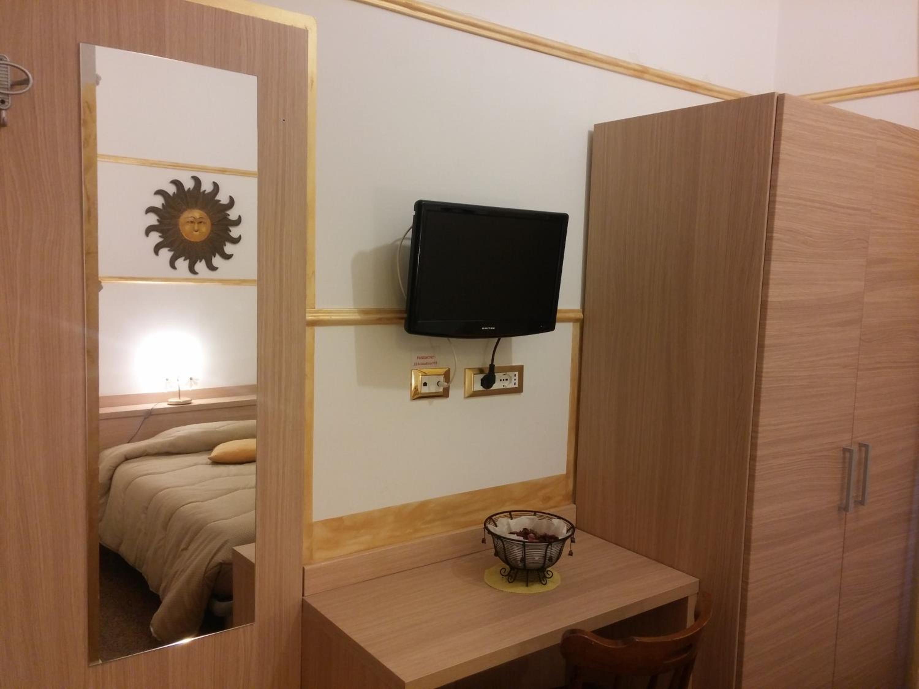 Single Room photo 3