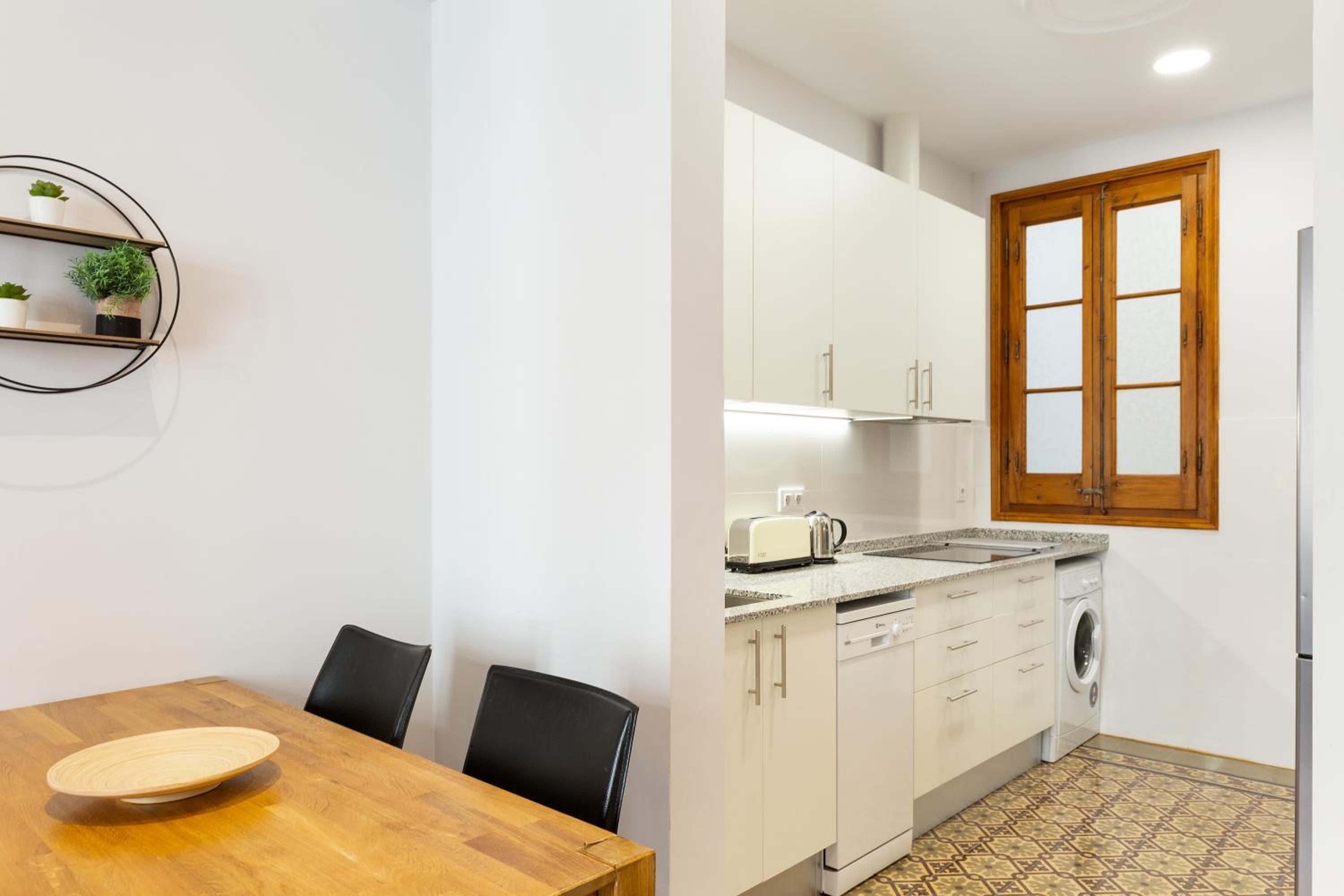 One-Bedroom Deluxe Apartment photo 2