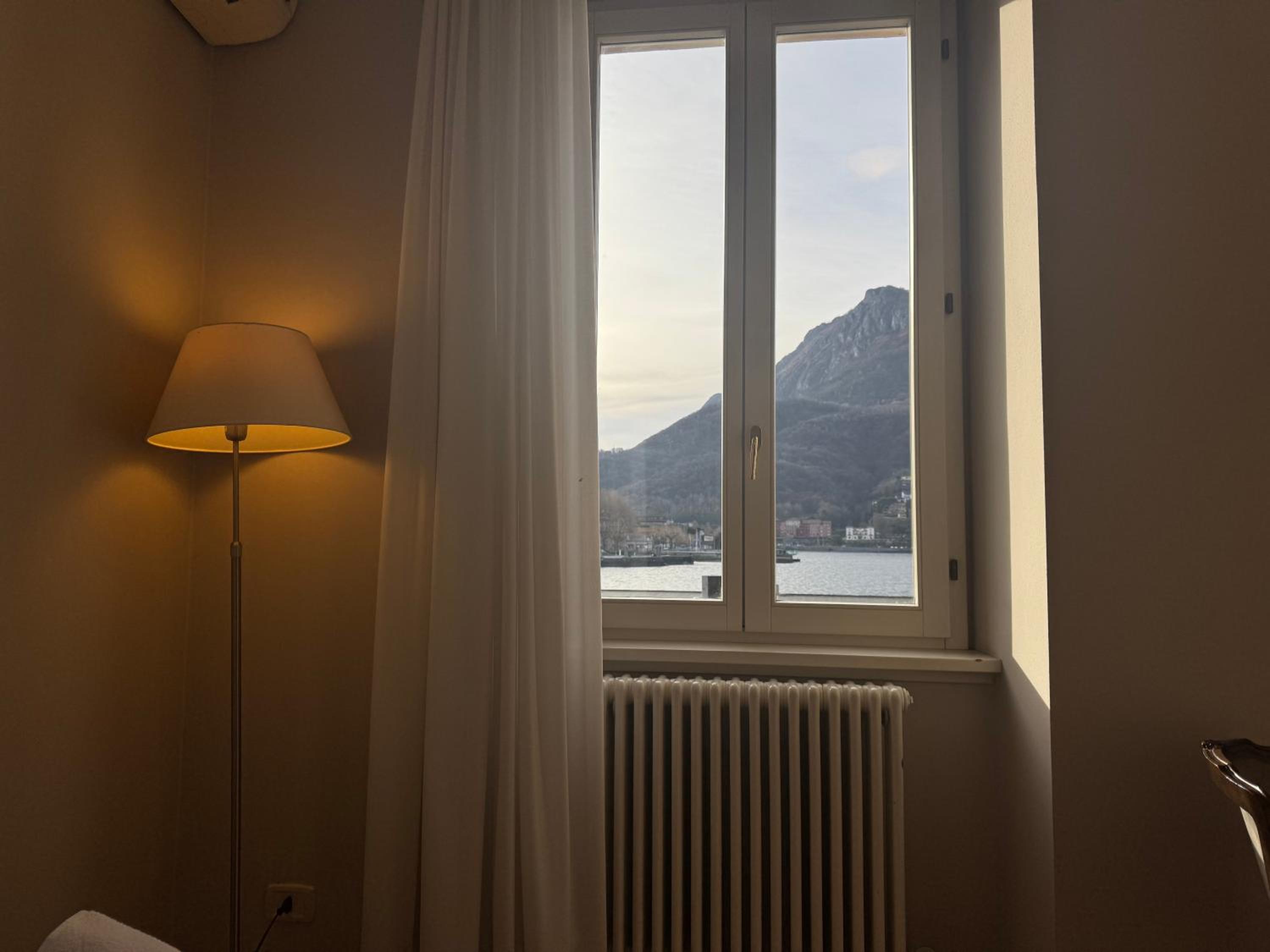 Deluxe Double or Twin Room with Lake View