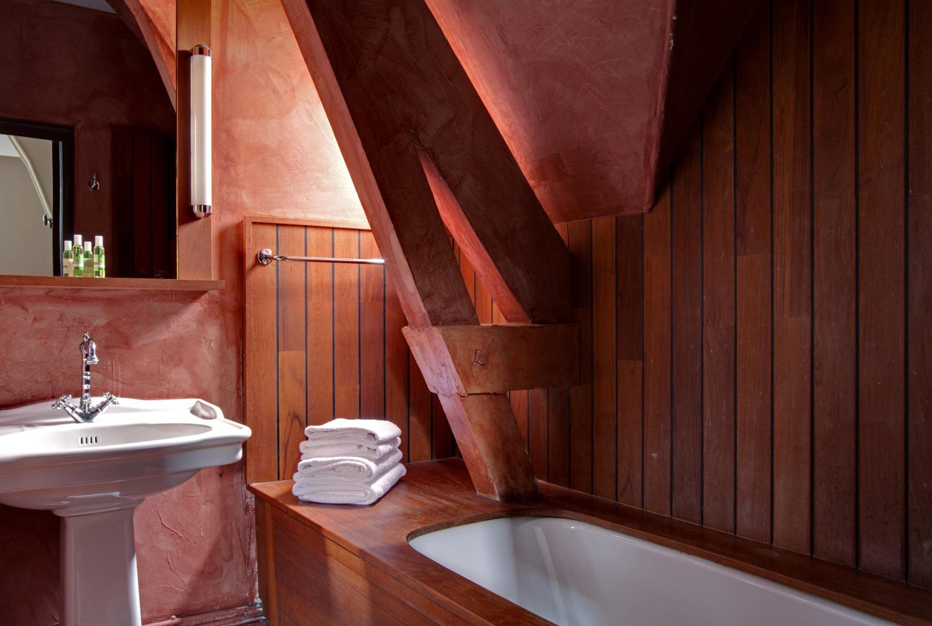 Double or Twin Room with Garden View - Photo 9