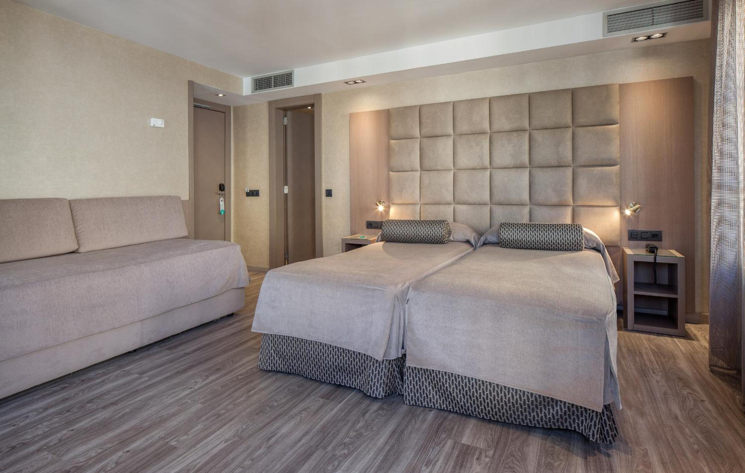 Habitación Doble o con Dos Camas con Cama Adicional
