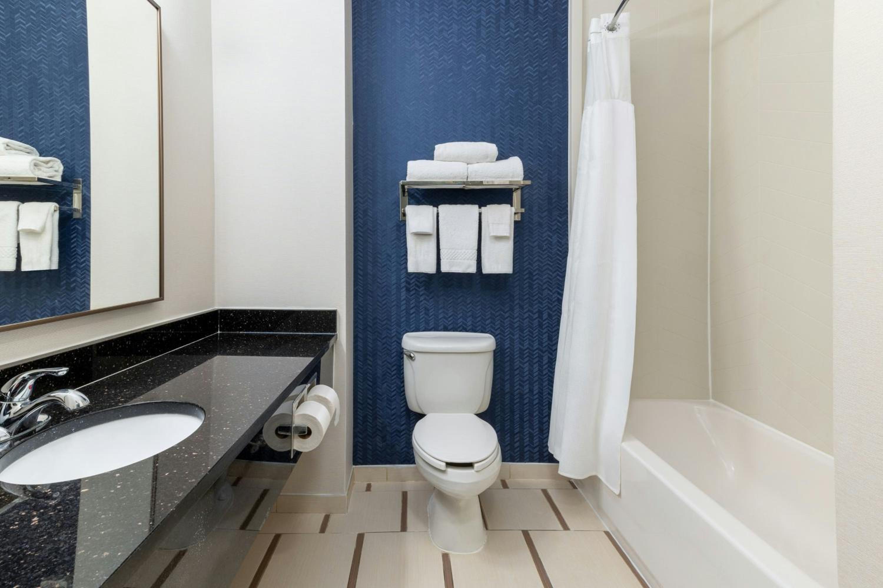 Queen Room with Two Queen Beds and Bathtub - Mobility Access - Photo 6