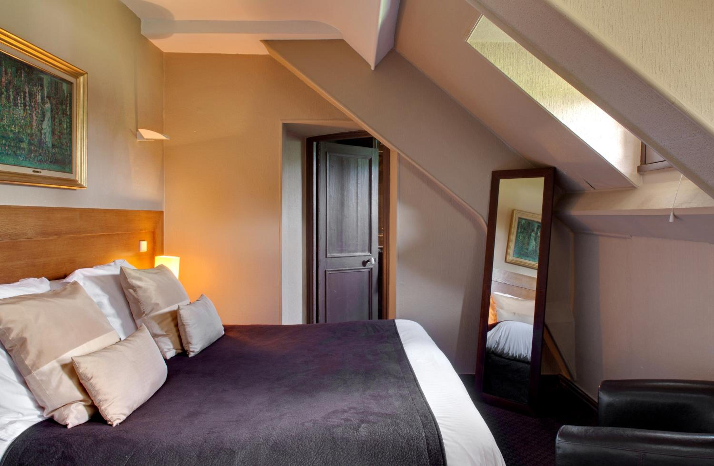 Double or Twin Room with Garden View - Photo 5