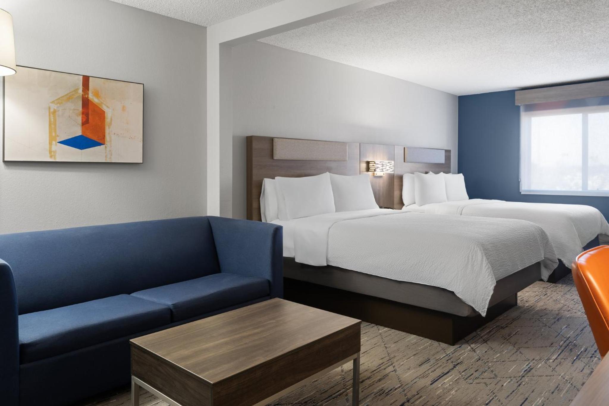 Queen Suite with Two Queen Beds and Additional Living Area