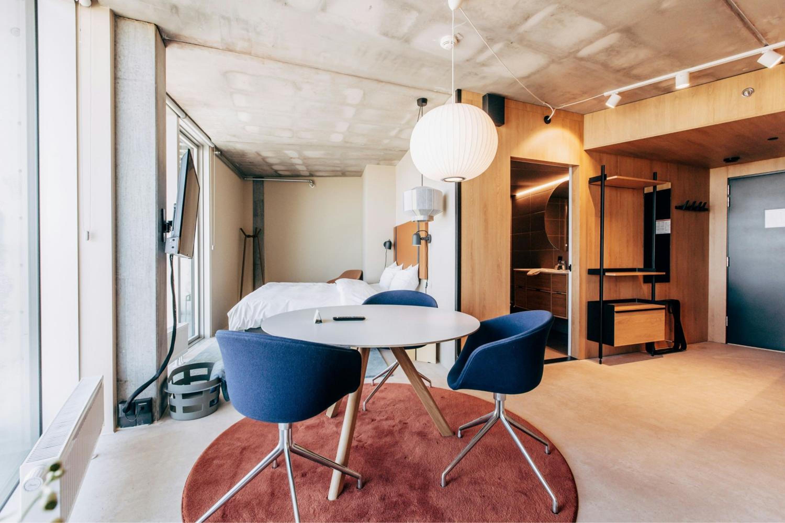 Family Studio with King and Sofa Bed - Sky View - Photo 1
