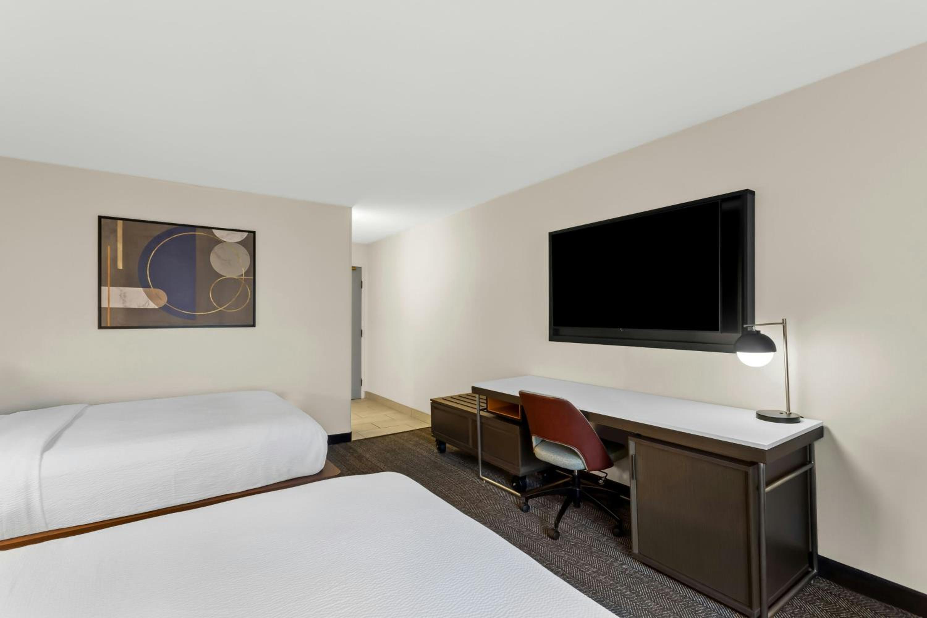 Queen Room with Two Queen Beds and Bathtub - Mobility Access/Hearing Accessible - Photo 3