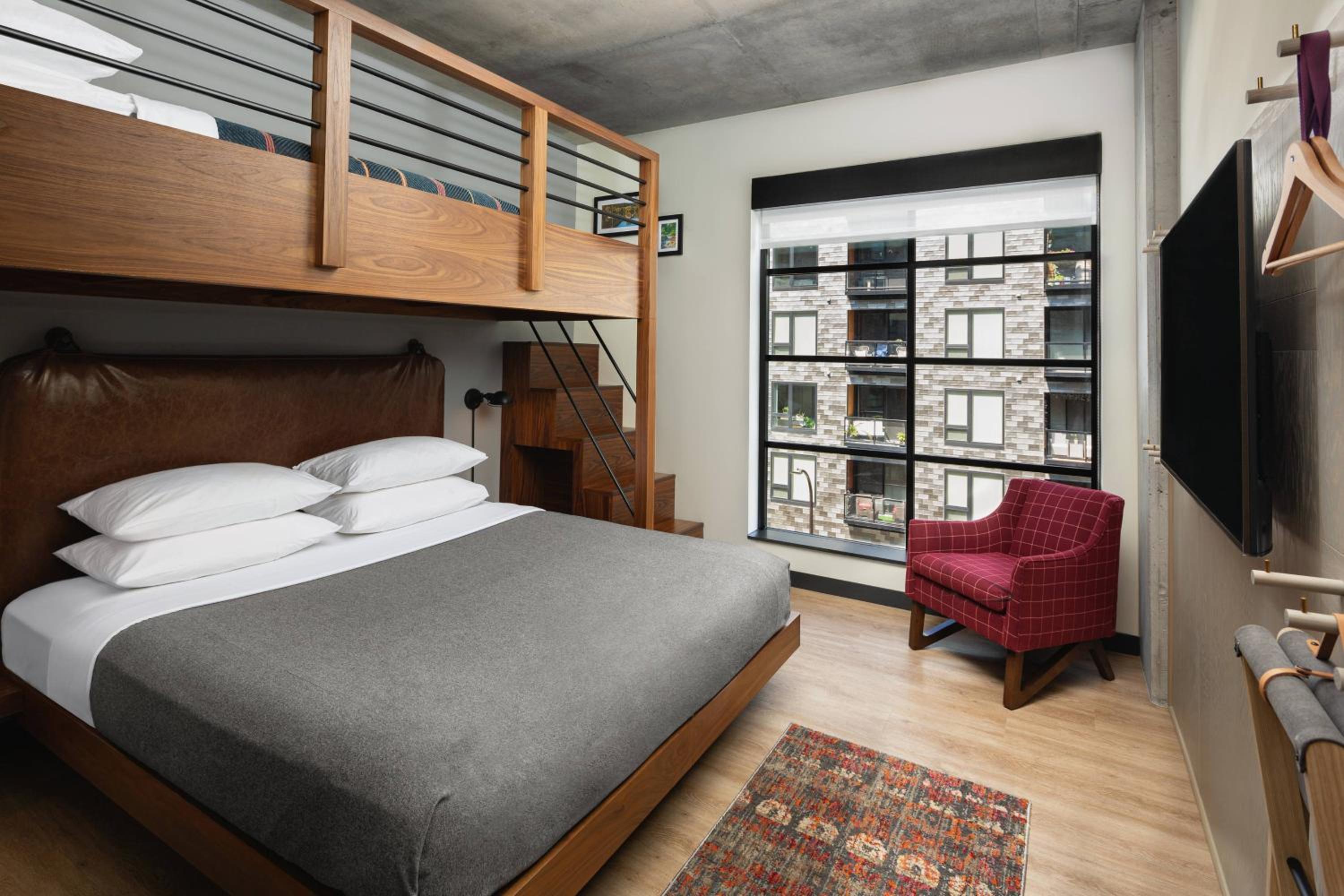 King with Twin Bed Loft, Guest room, 1 King or 1 Twin (Hearing Accessible) photo 1