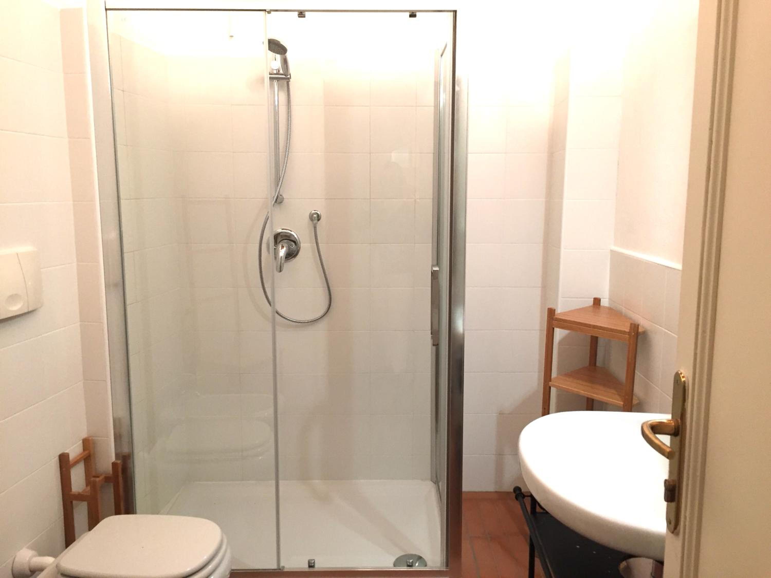 Double Room with Shared Bathroom photo 3