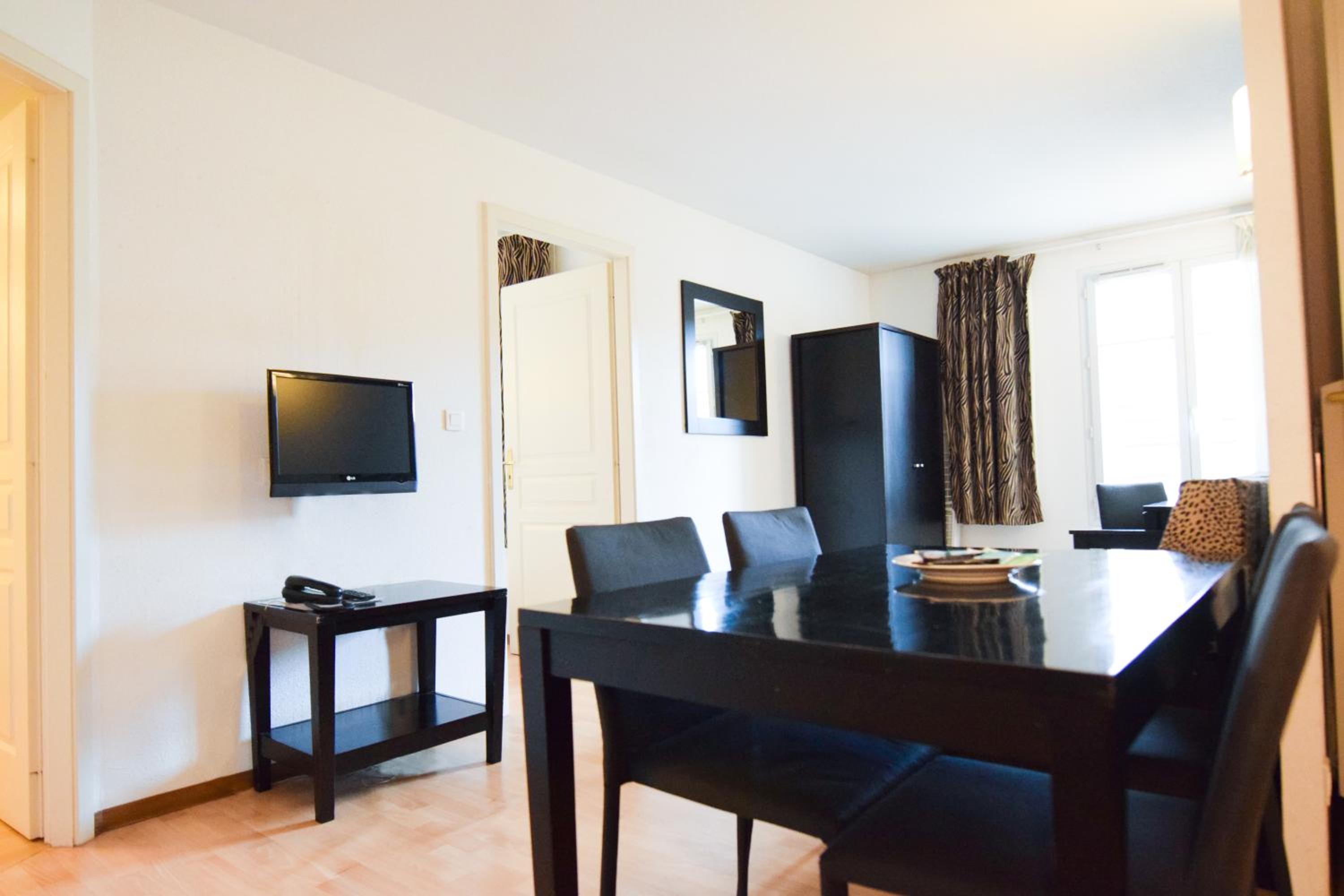 Apartment (6 Adults) - Photo 4