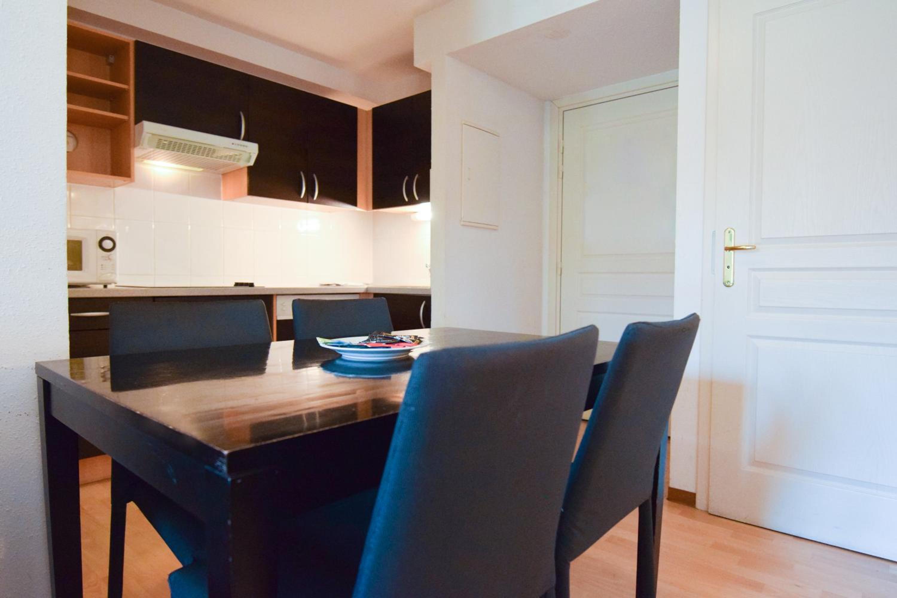 One-Bedroom Apartment - Photo 2