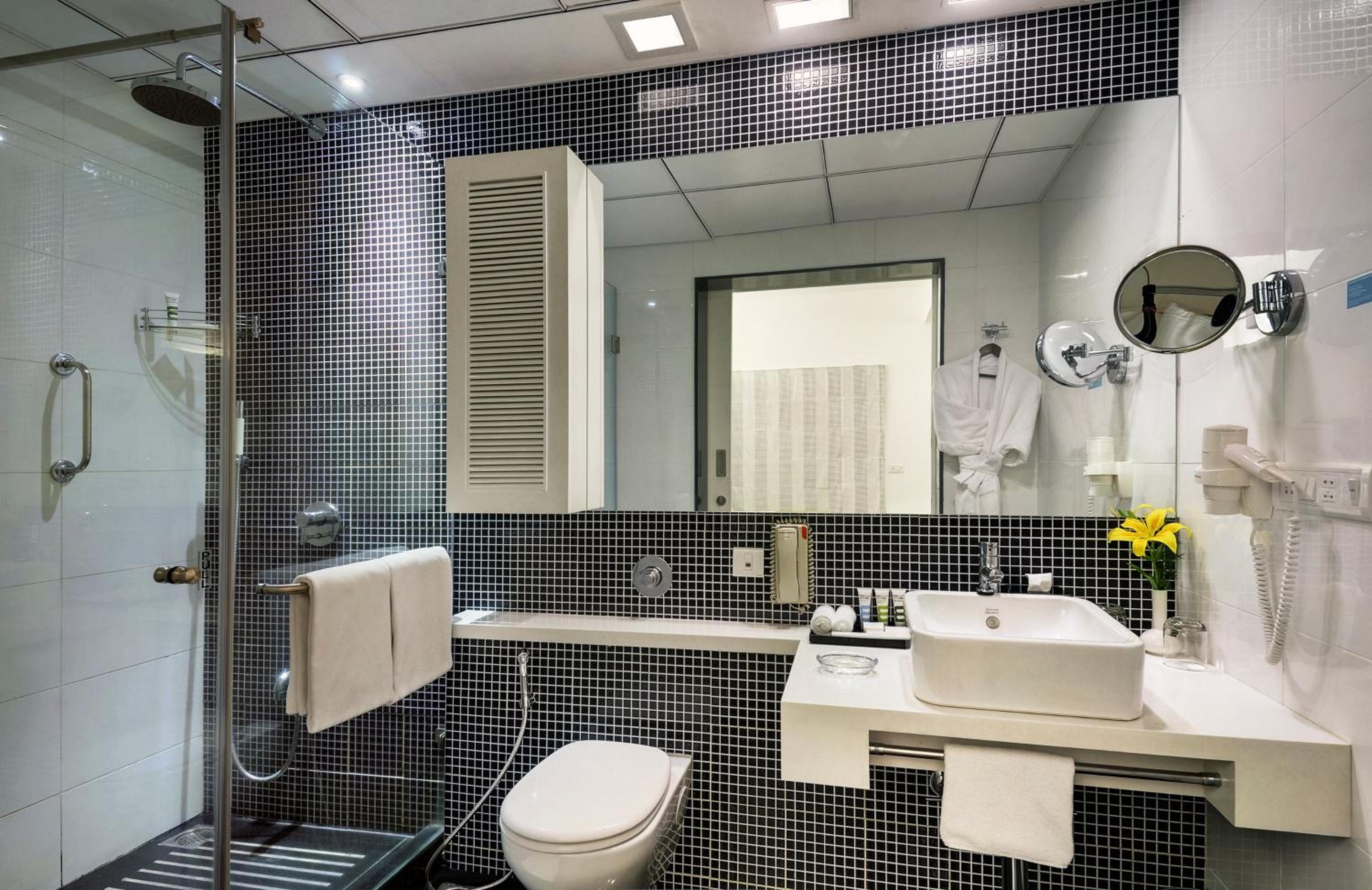 One-Bedroom Suite with Balcony with 20% discount on food and soft beverages and spa and Happy Hour 1+1 at By the Blue - Photo 13