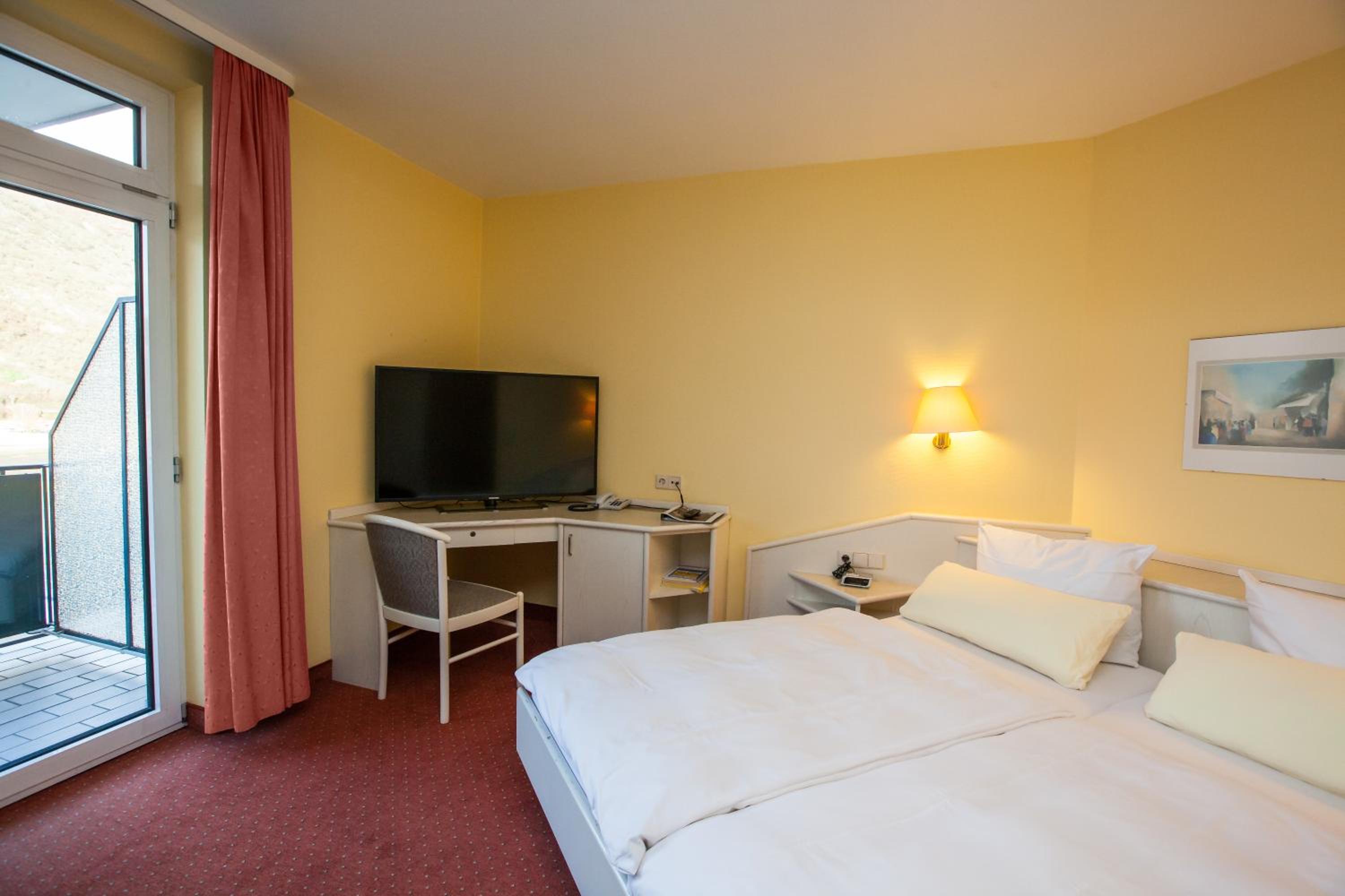 Comfort Double Room with River View and balcony photo 2