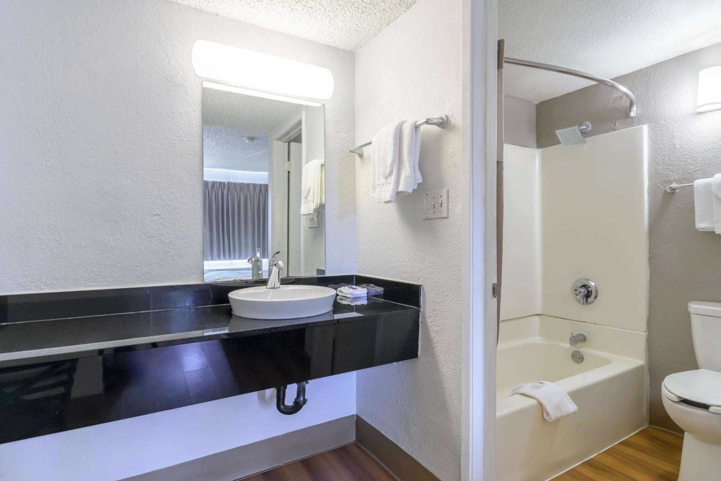 Double Room - Smoking photo 2