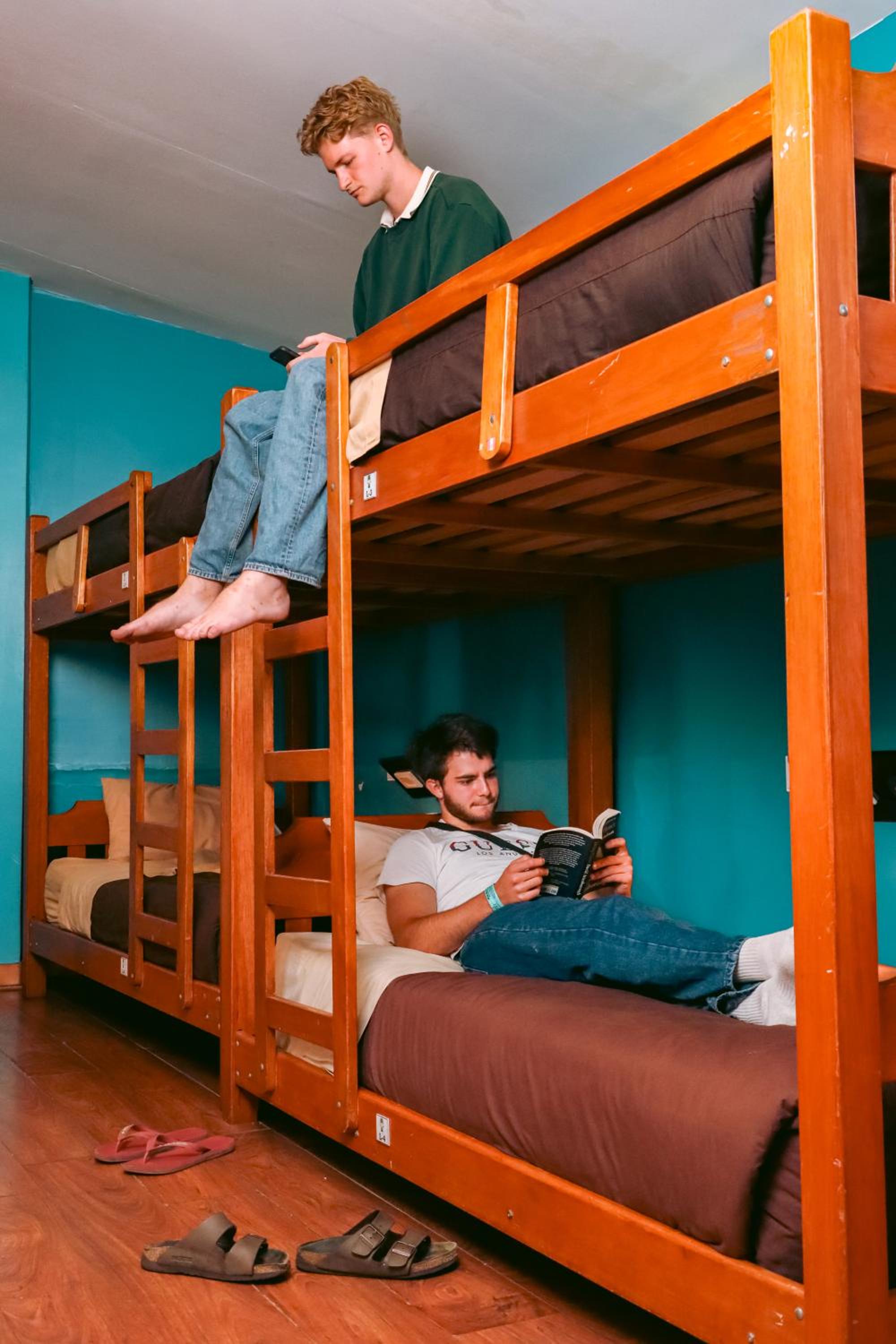Bed in 20-Bed Dormitory Room with Private Bathroom photo 3