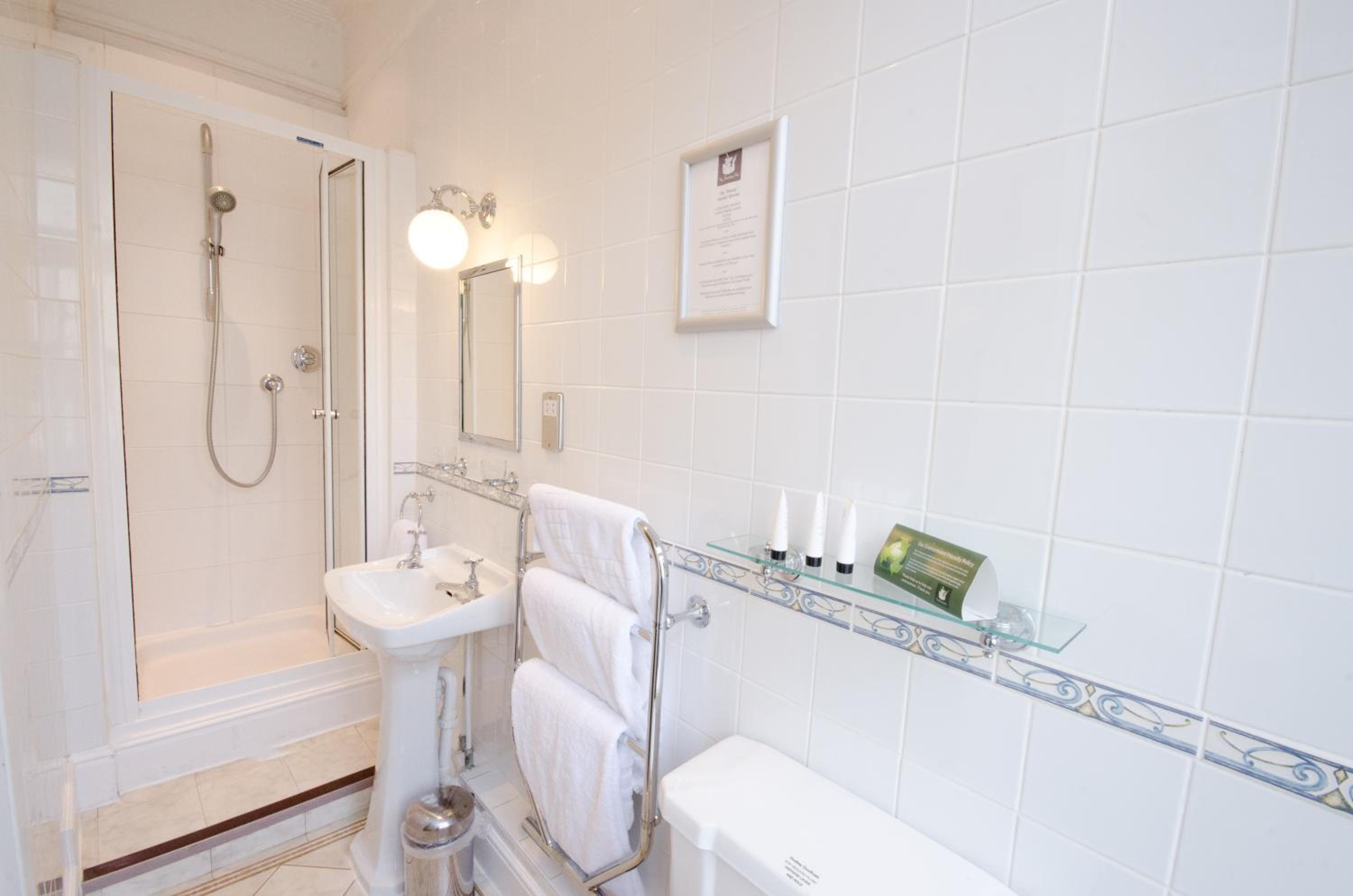 Compact Double Room - Photo 3