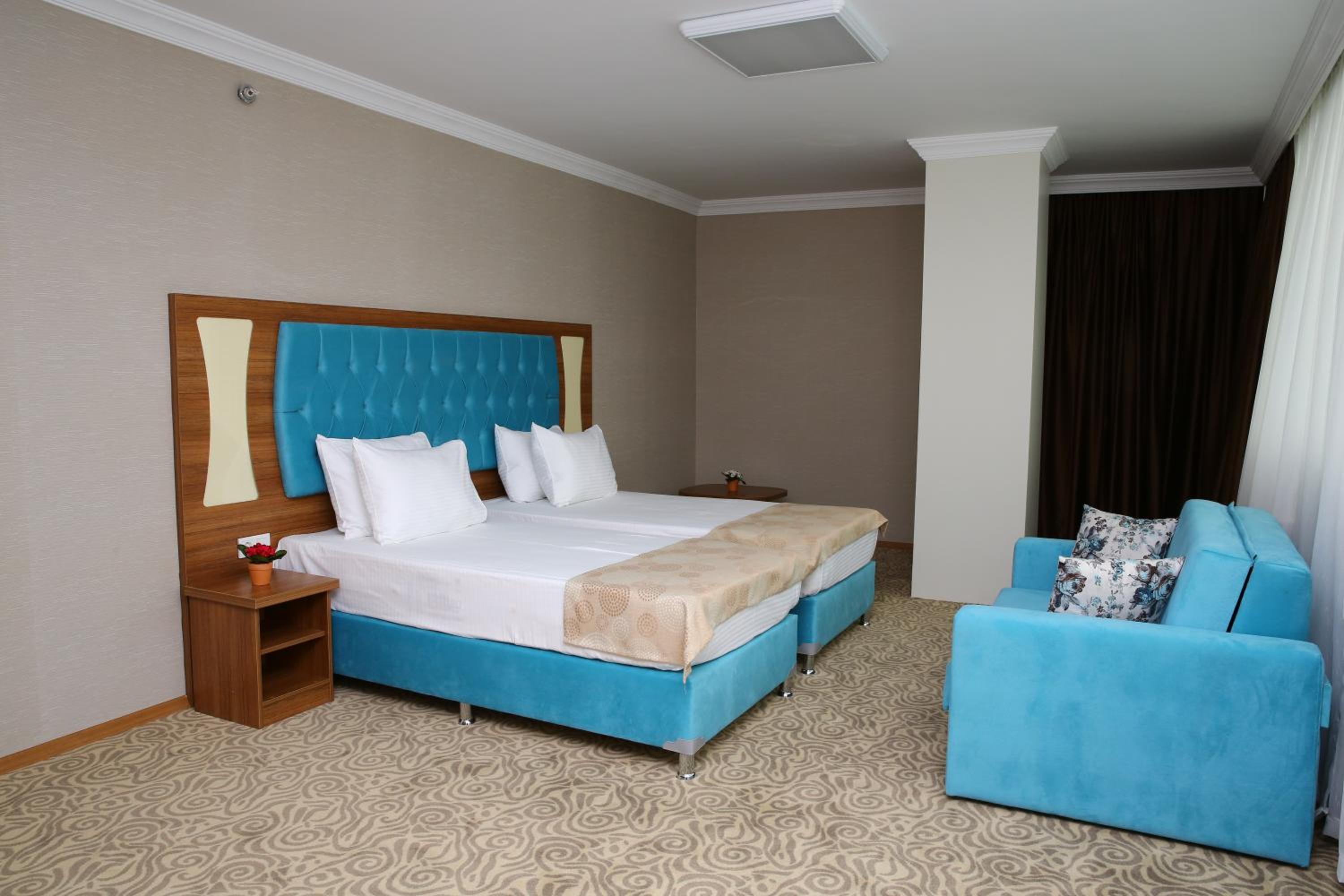 Deluxe Triple Room photo 2