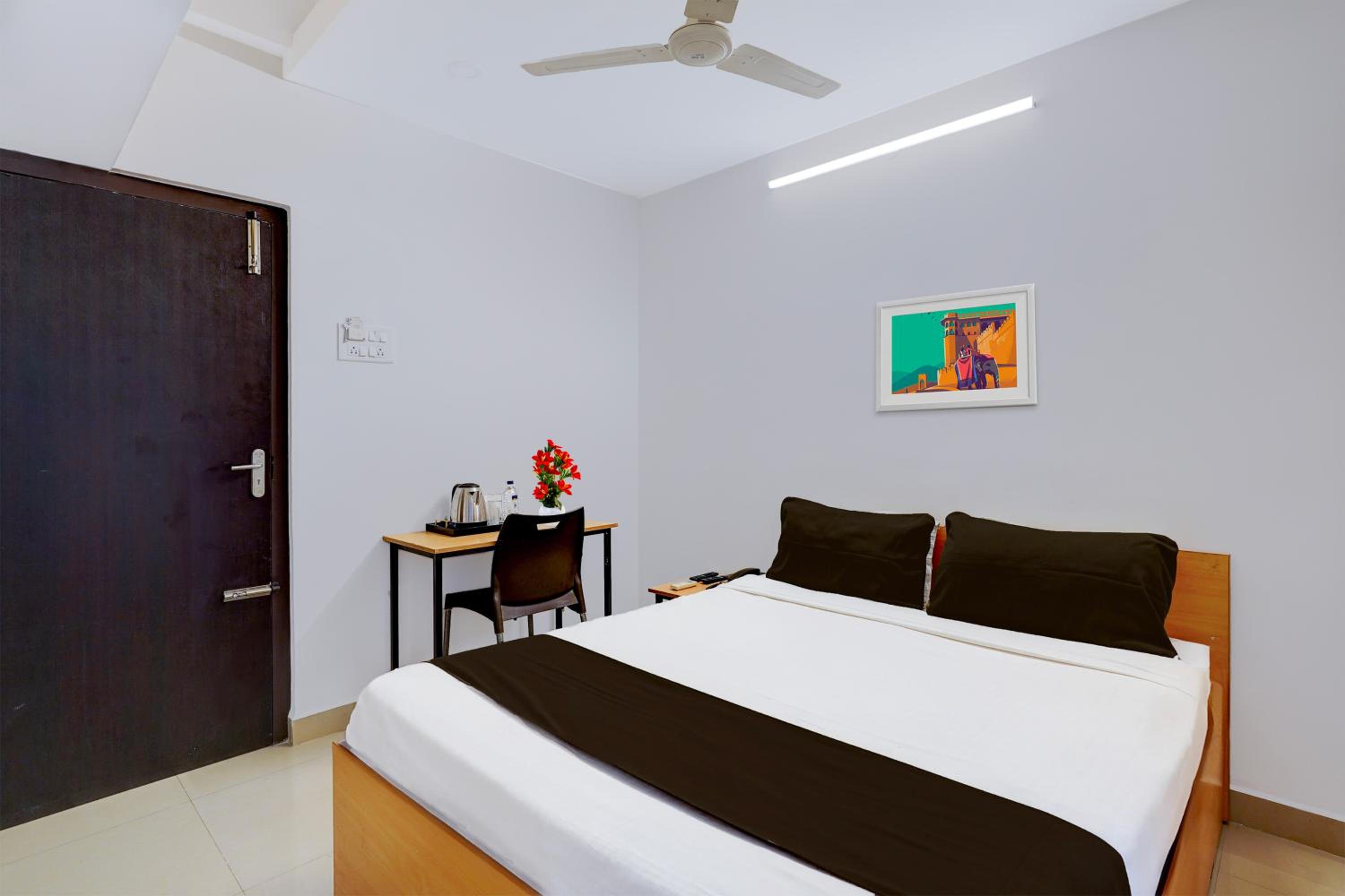 Deluxe Double Room photo 2