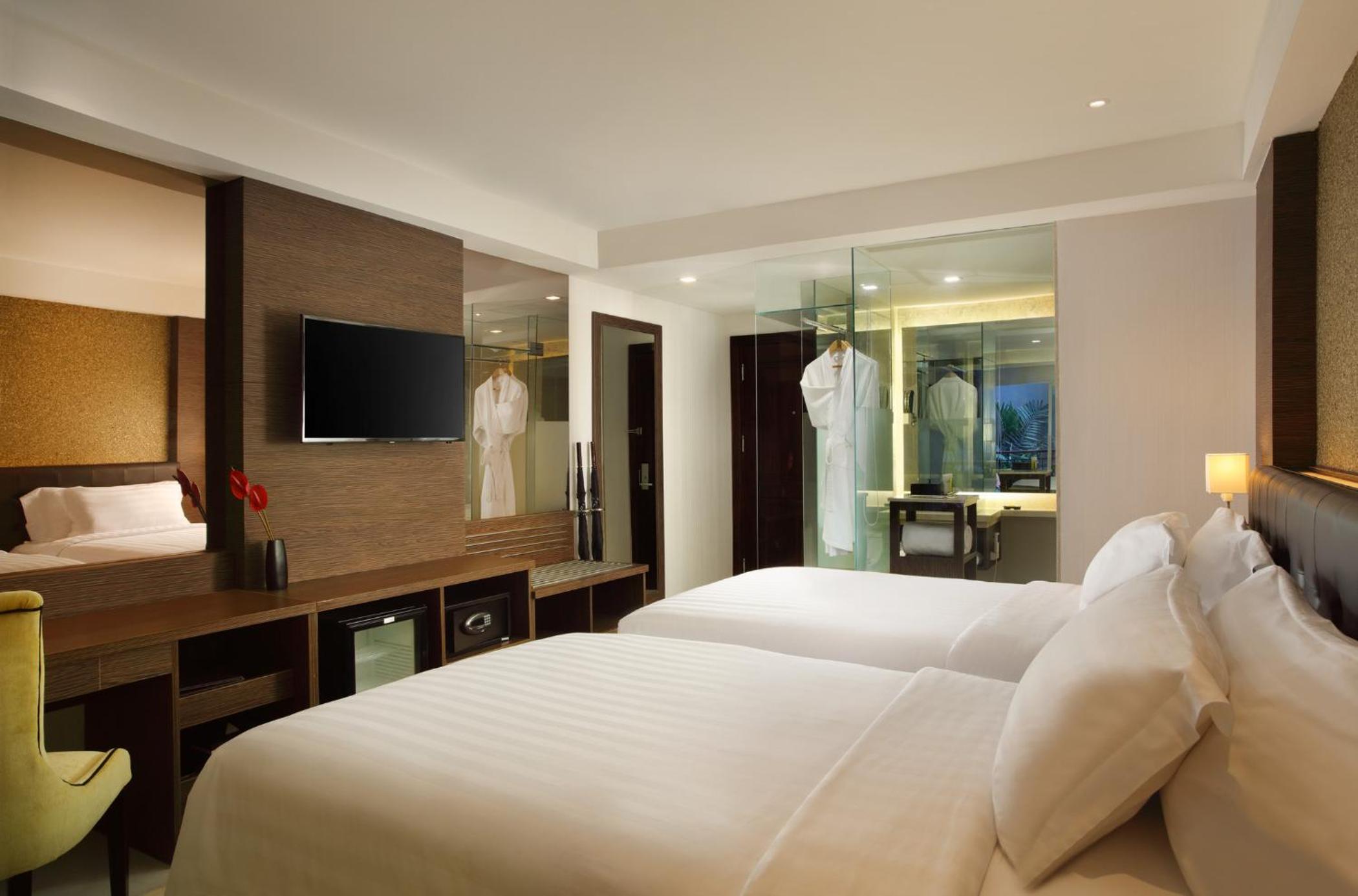 Deluxe Twin Balcony Room with Vertical Garden View, with FREE daily shuttle to Ubud City, FREE Photo Session, FREE Art Gallery Visit, 24-hour access to Fitness Center, FREE Welcome Drink, and FREE Kids Activities.