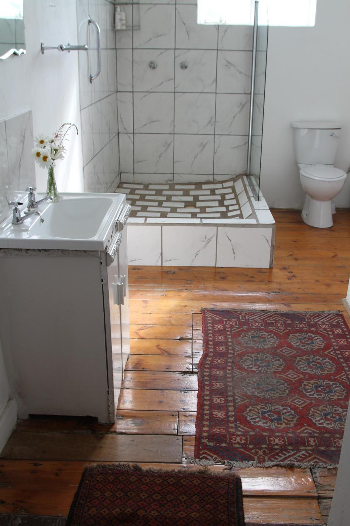 Standard Family Room - Photo 3