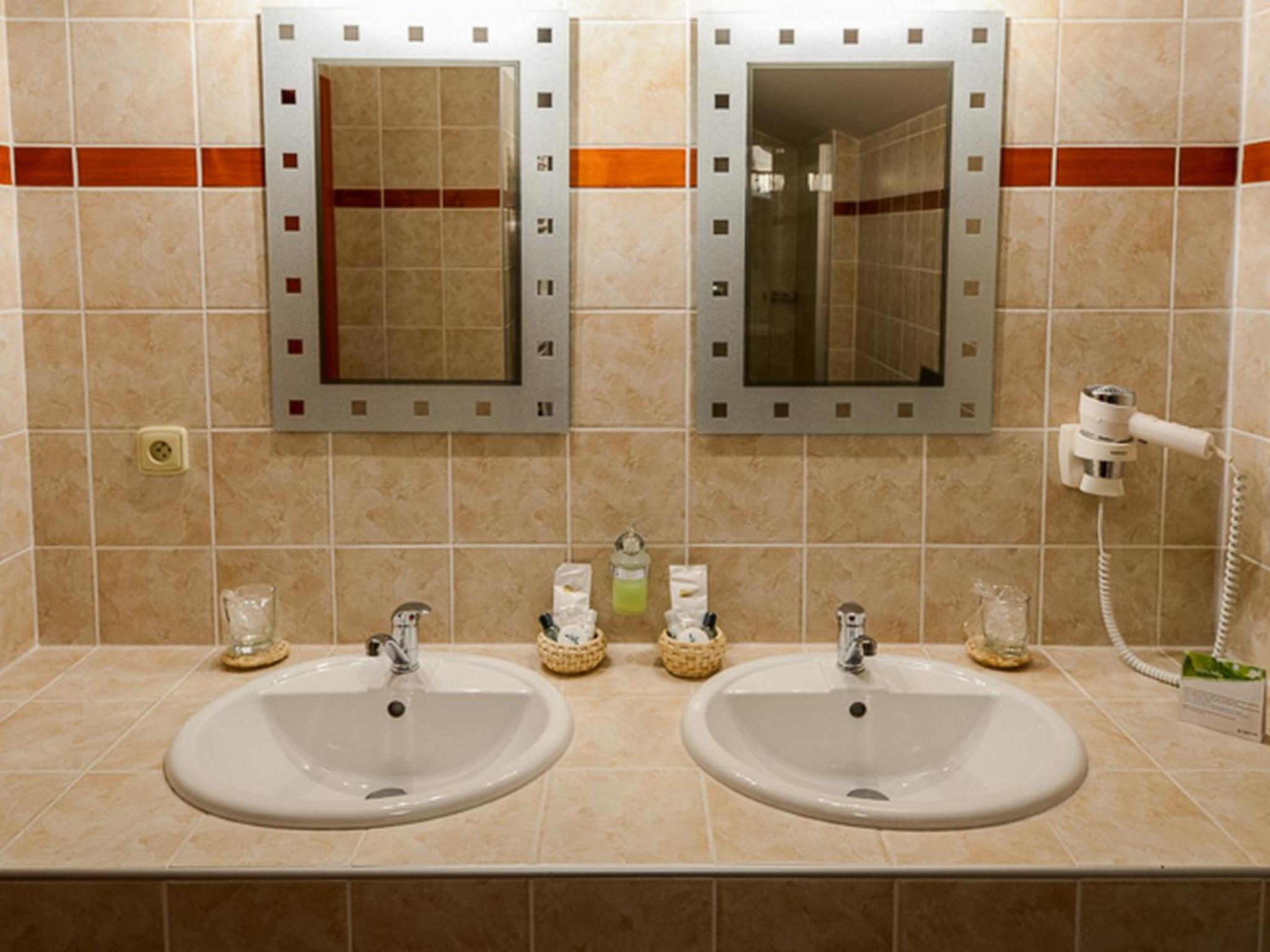 Deluxe Twin Room - Photo 5