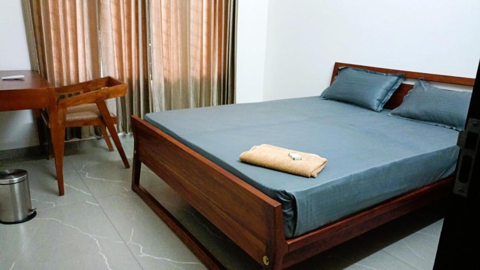 Deluxe Queen Room
