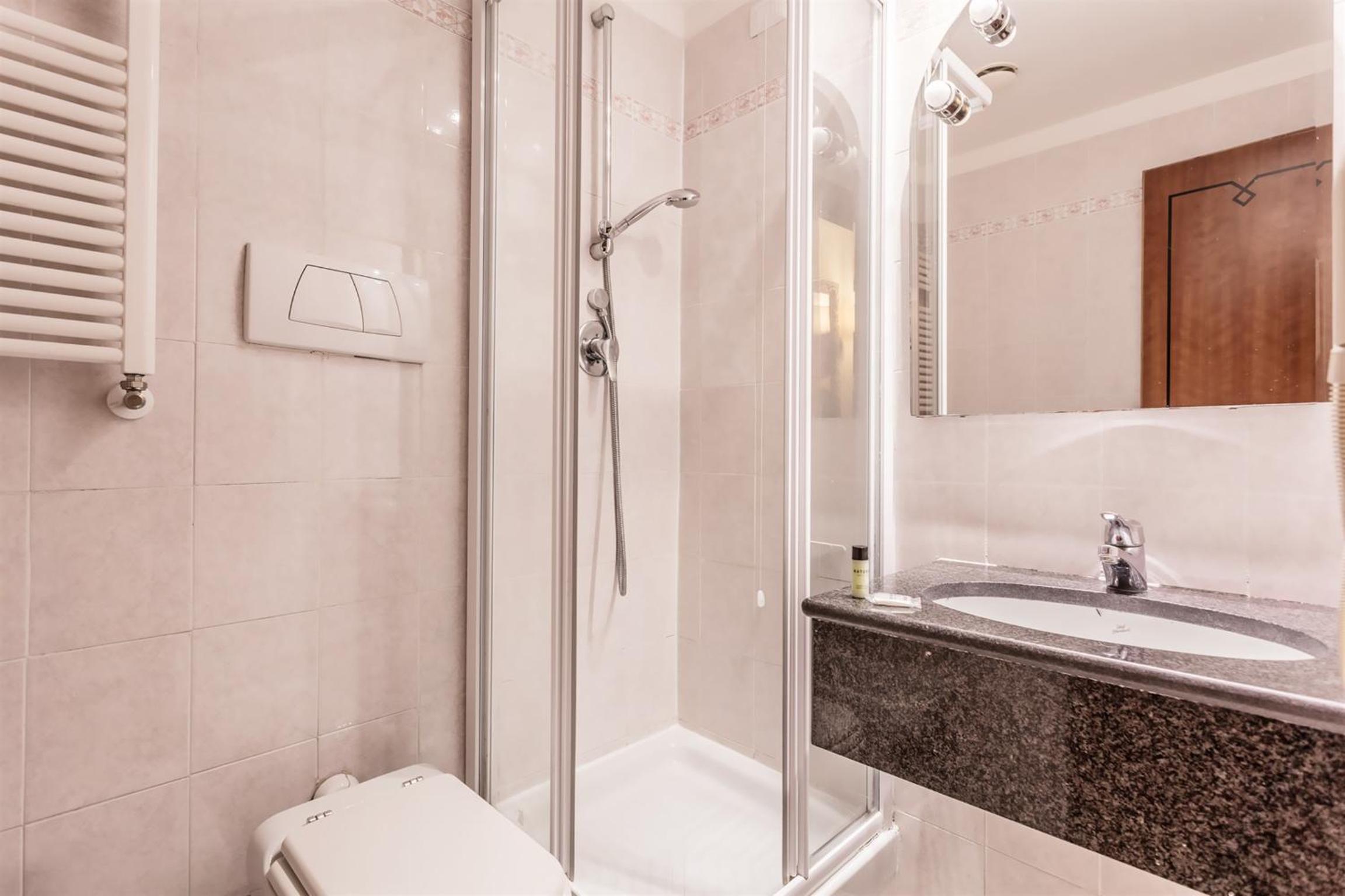 Single Room photo 3