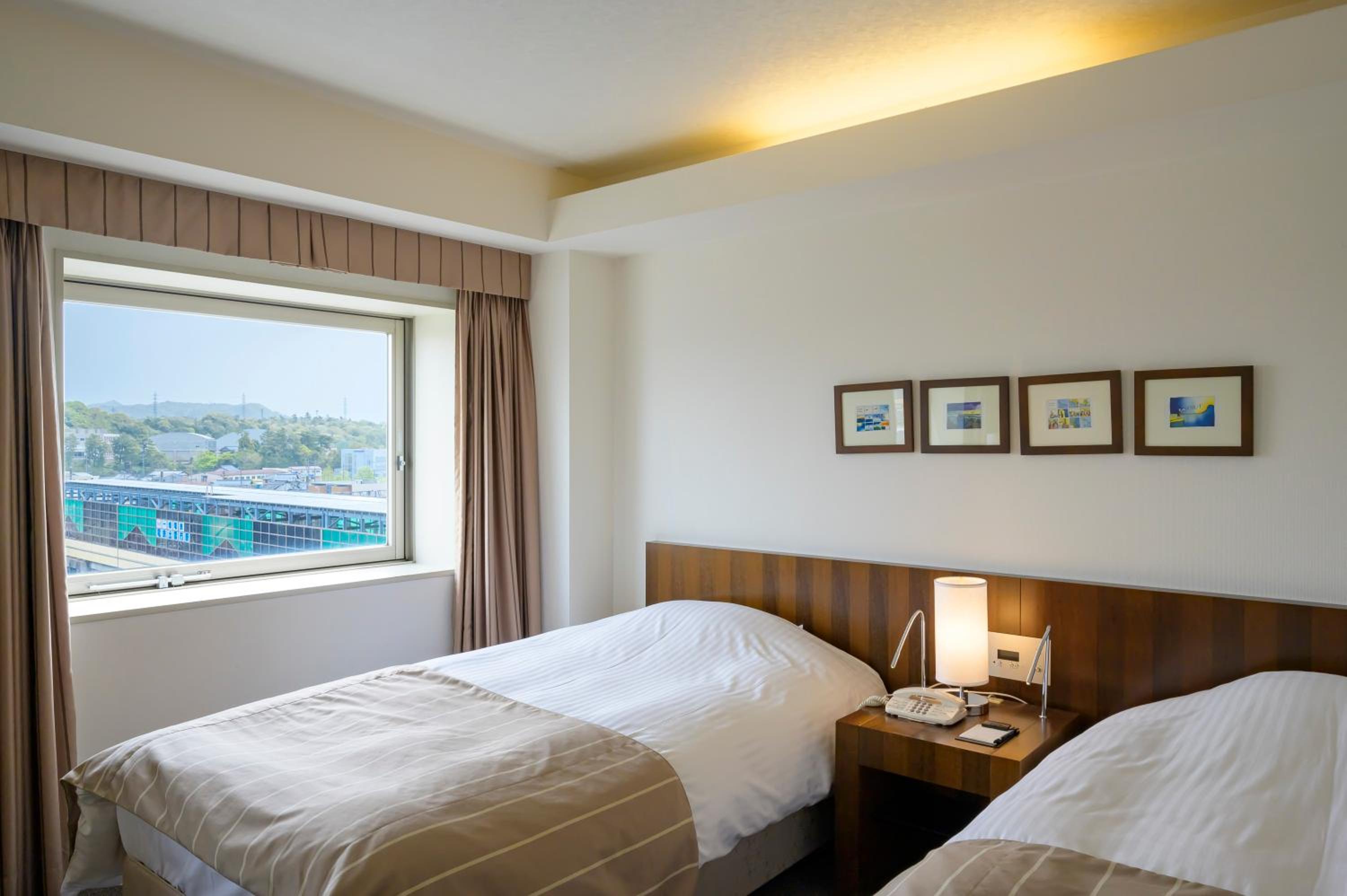 Twin Room with Private Bathroom photo 3