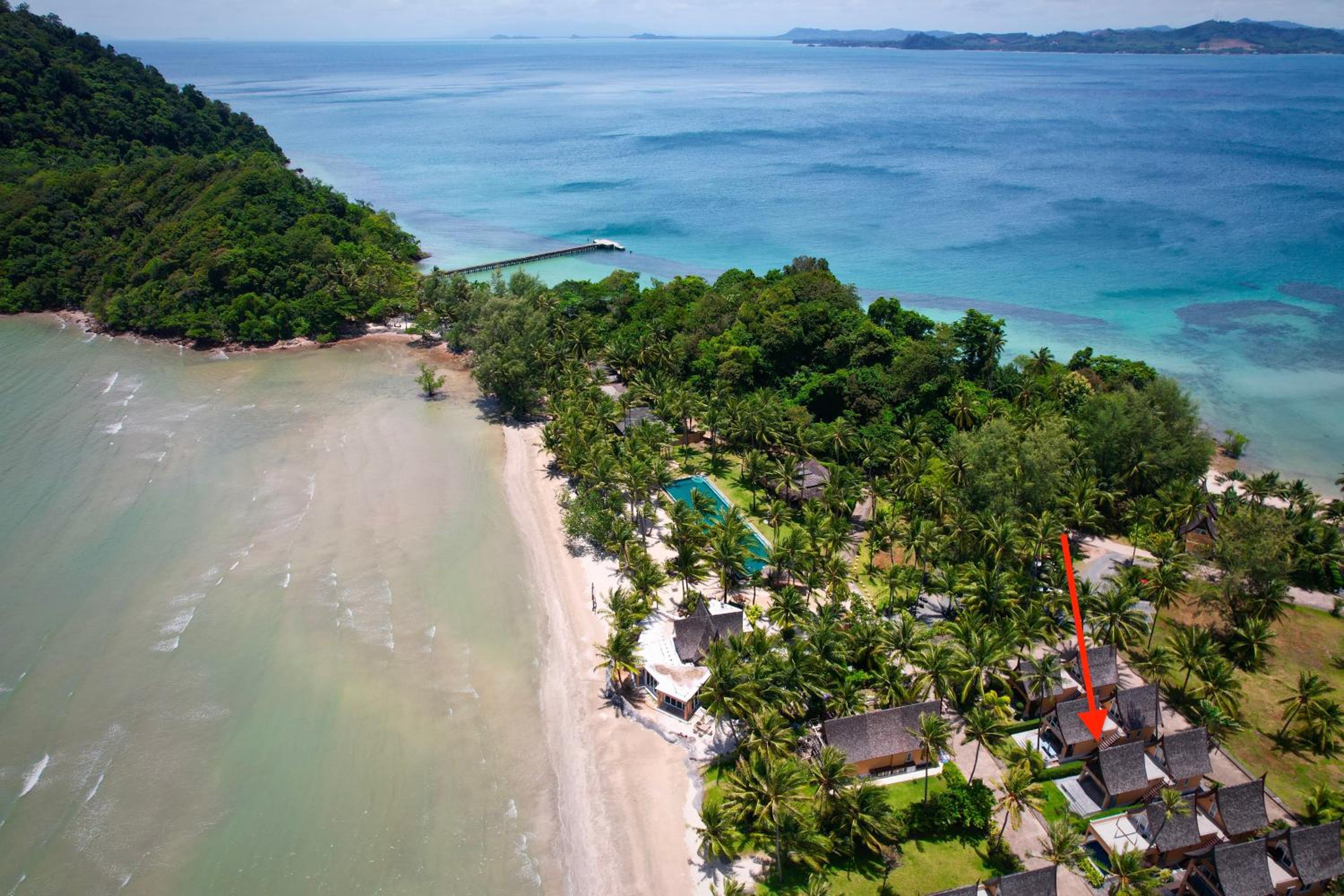 Four-Bedroom Villa with Sea View