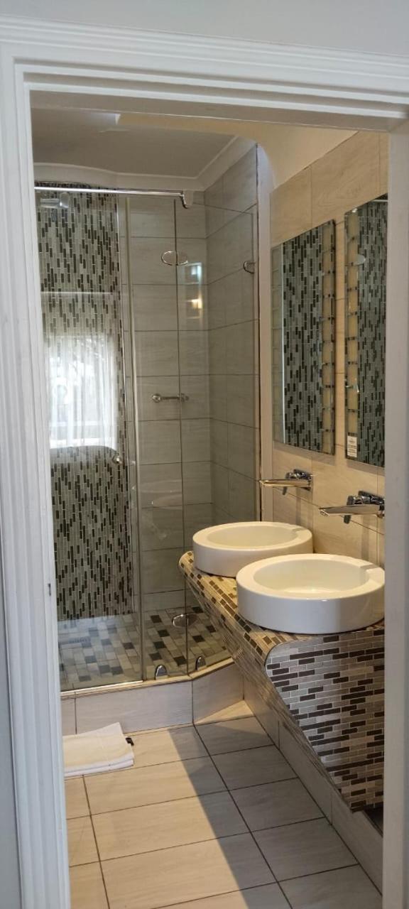 Family Suite - Photo 7