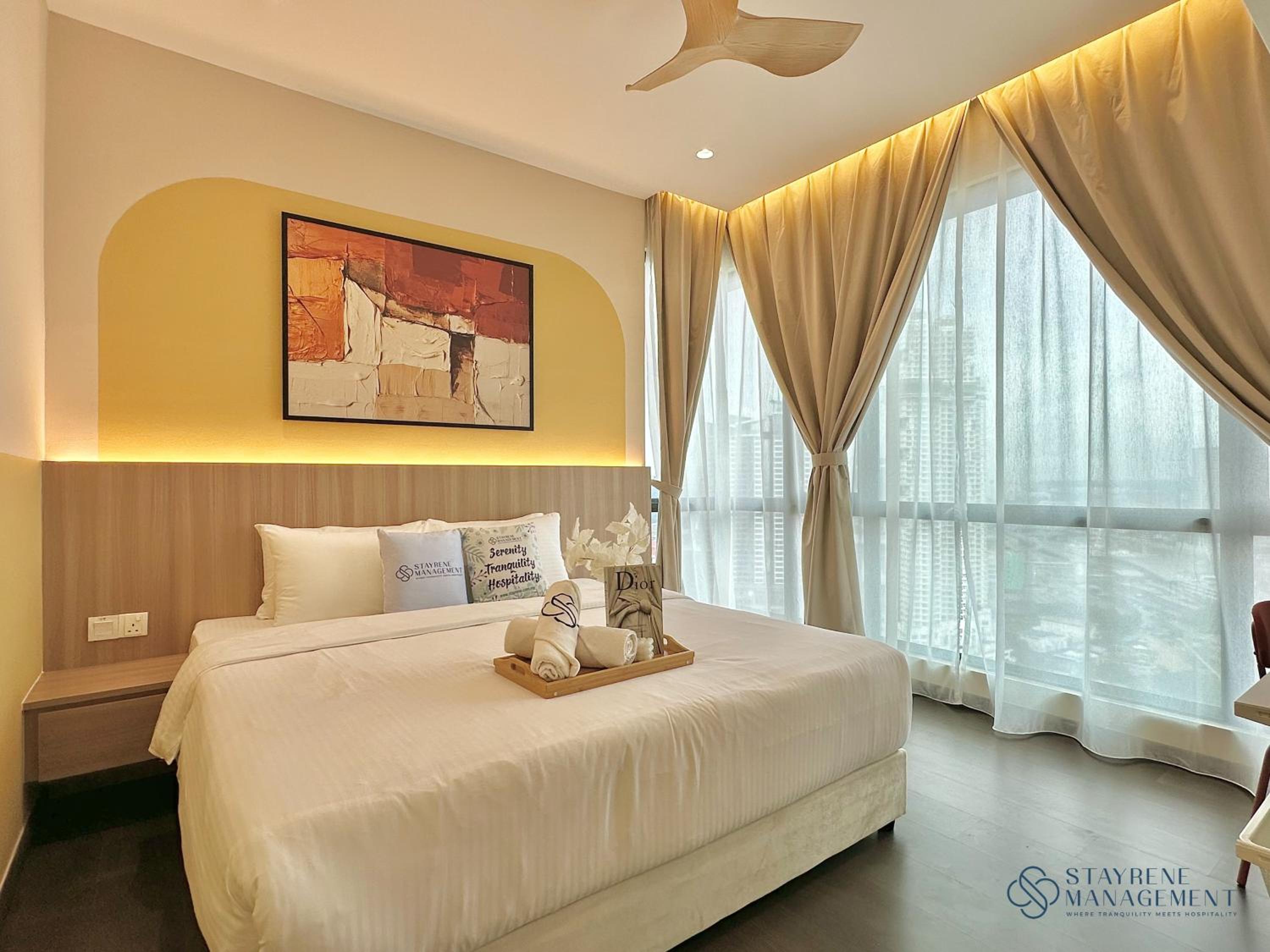 Three-Bedroom Premium Apartment with Balcony photo 1