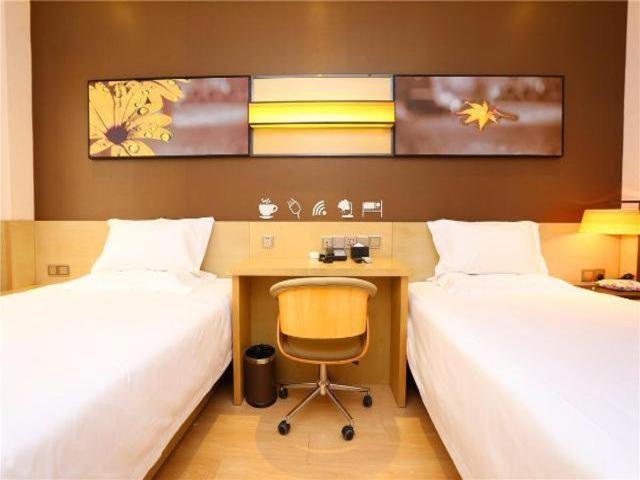 Comfortable Twin Room