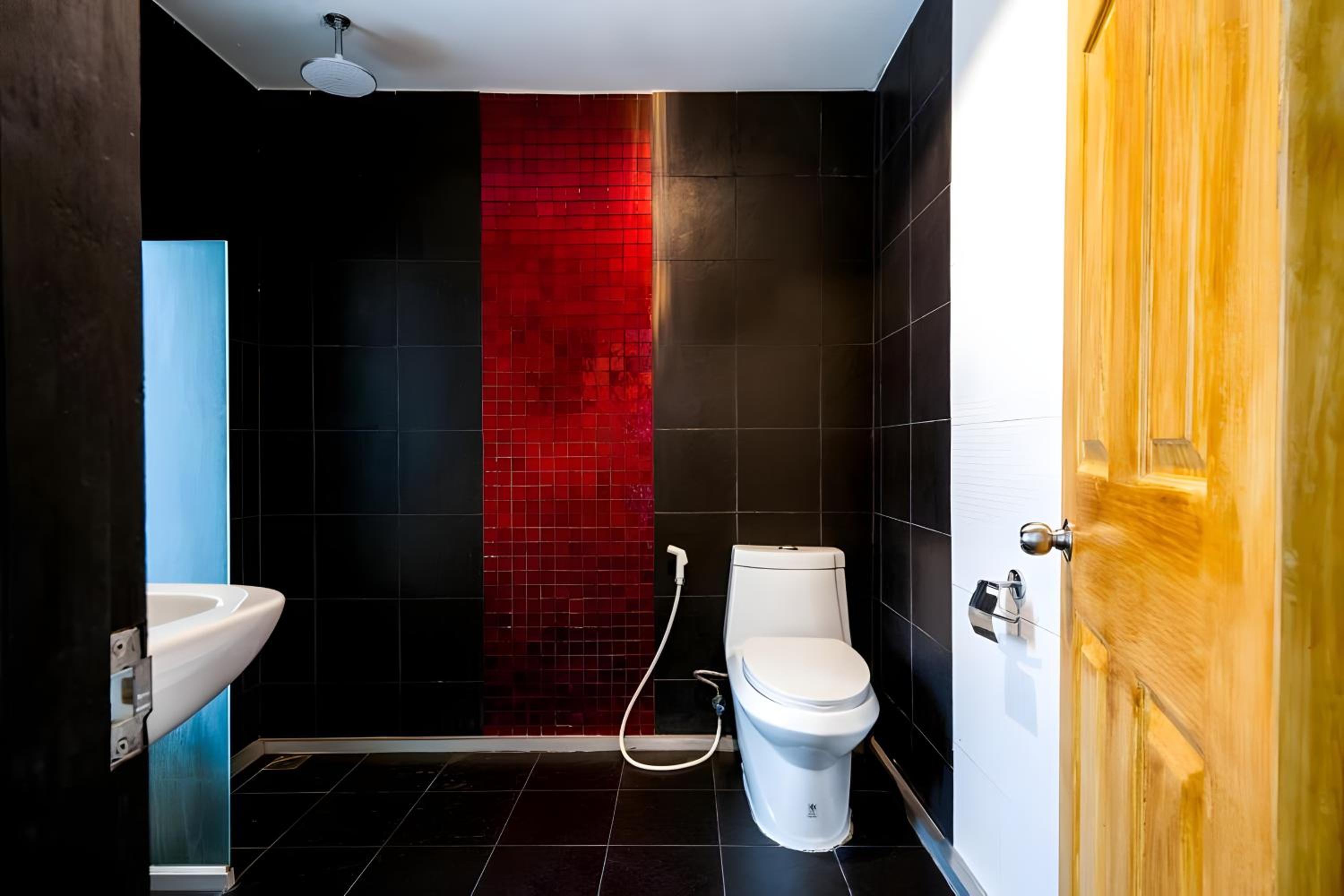 Deluxe Double Room (2 Adults + 1 Child) photo 2