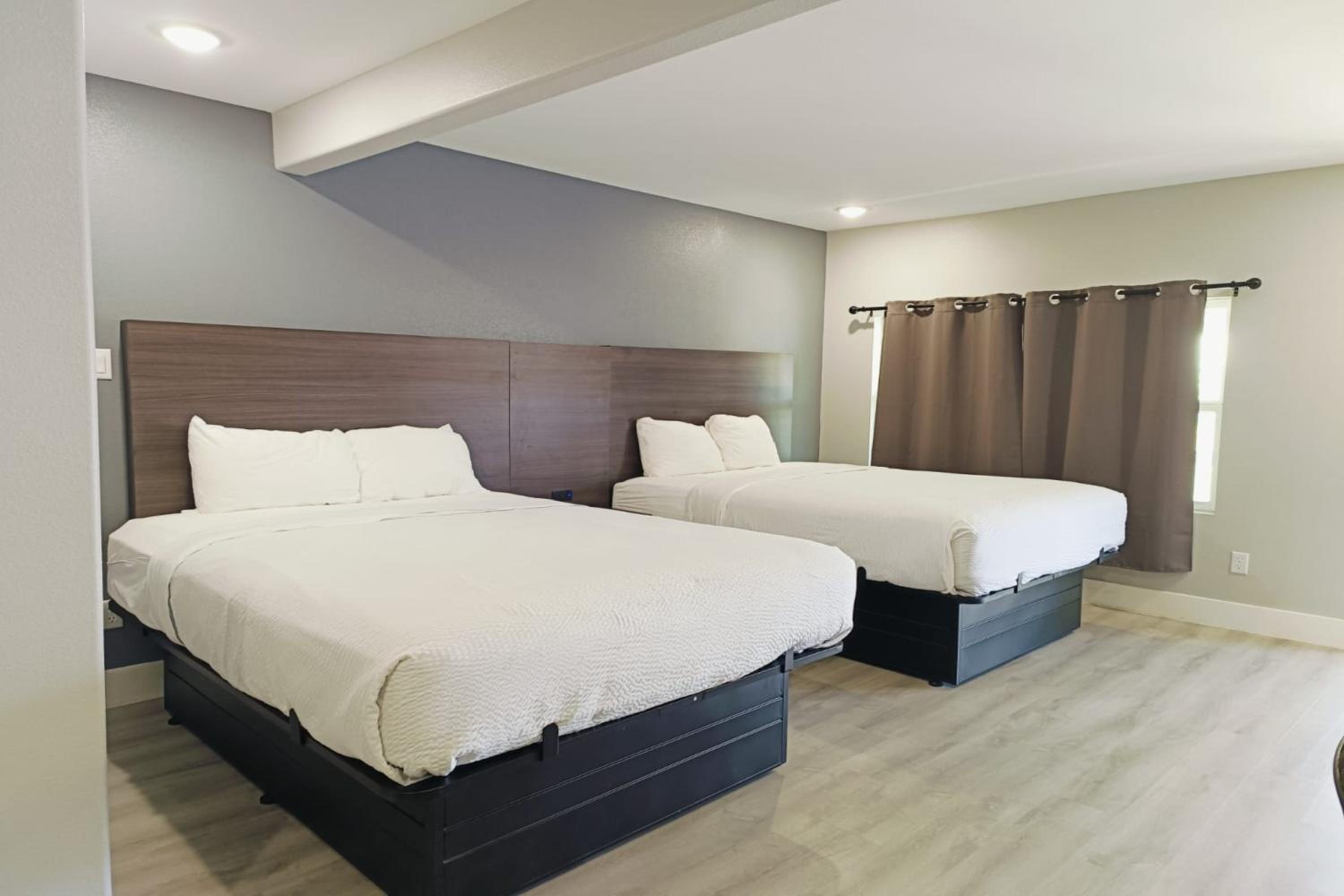Standard Triple Room - Photo 4