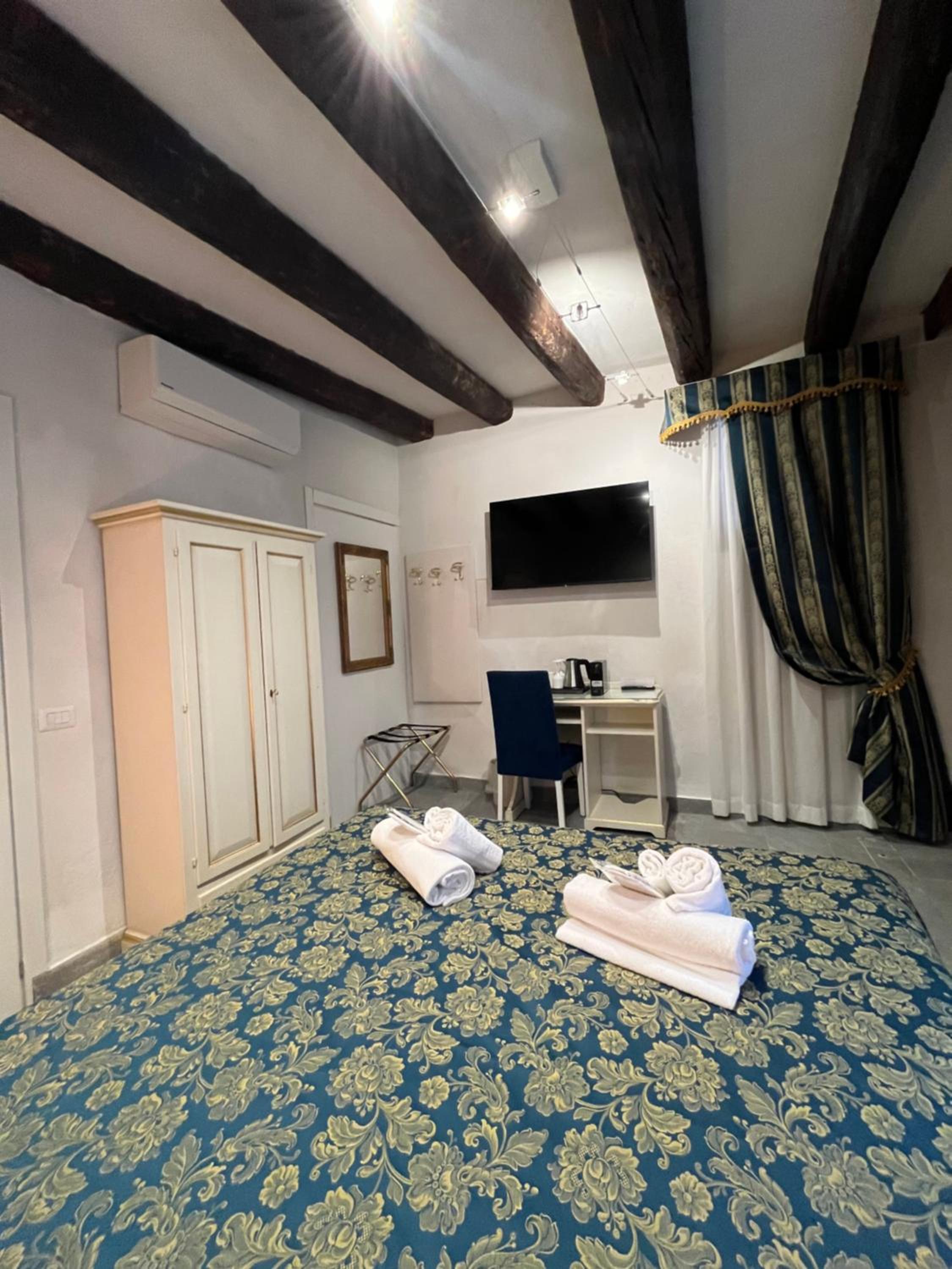 Classic Double or Twin Room - Annex Building photo 2