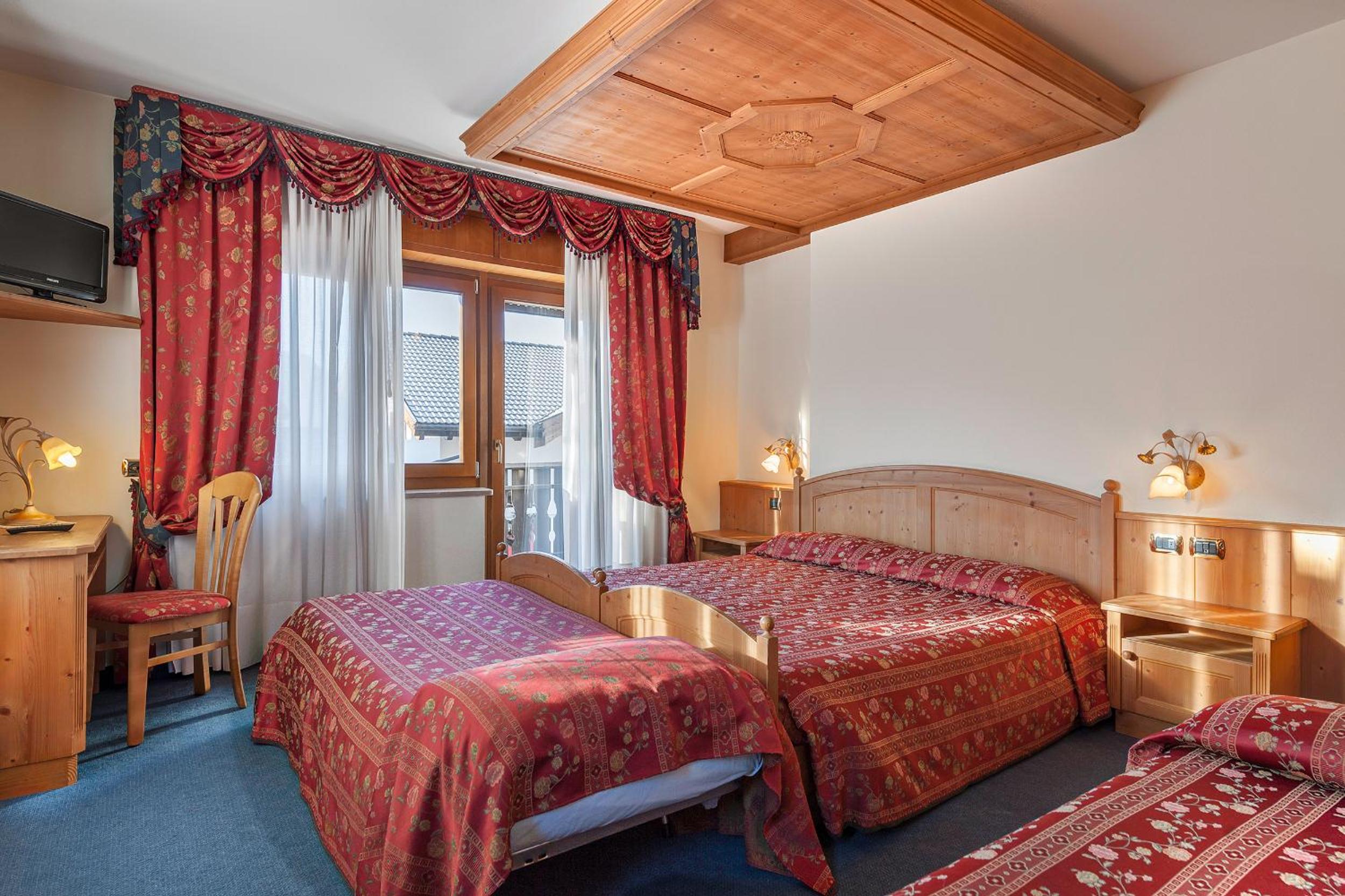 Superior Quadruple Room photo 2