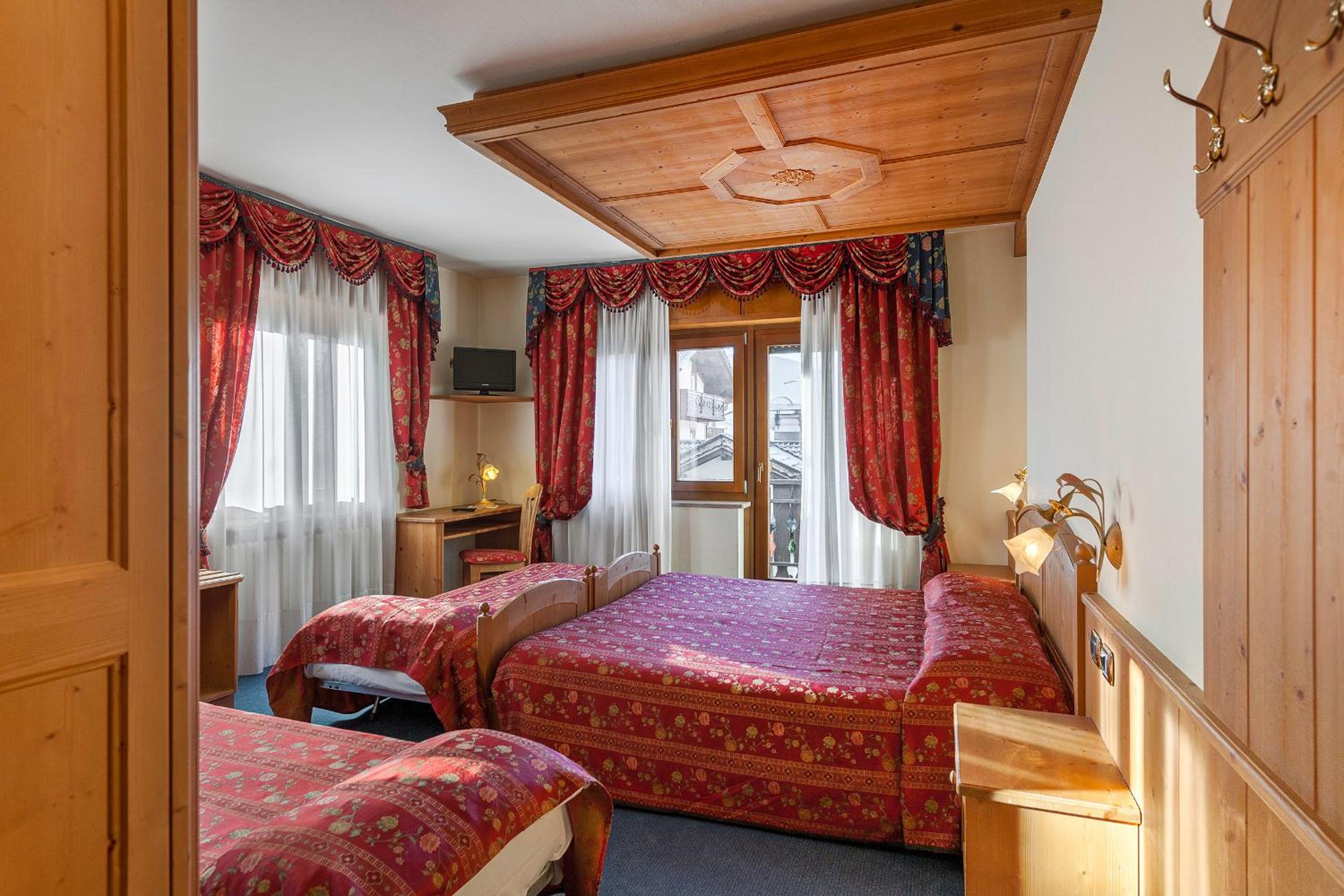 Superior Quadruple Room photo 3