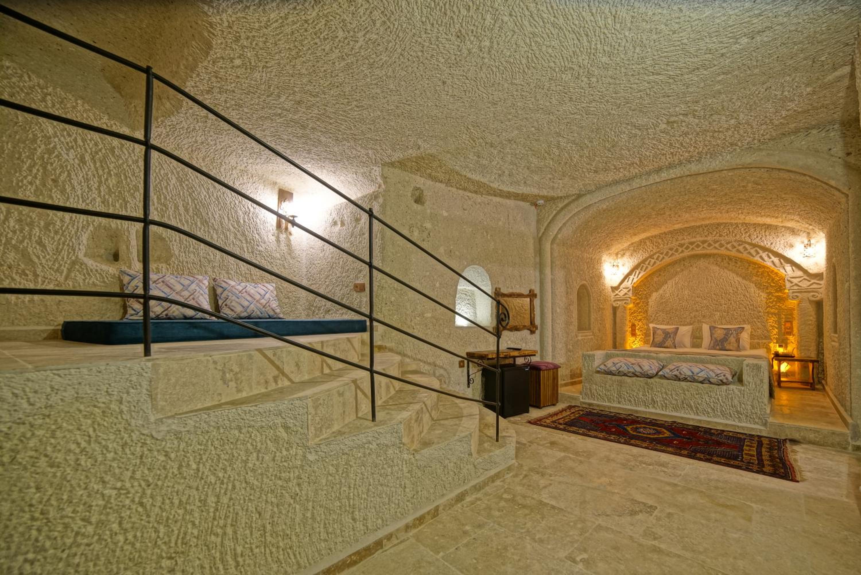Queen Suite - Photo 3
